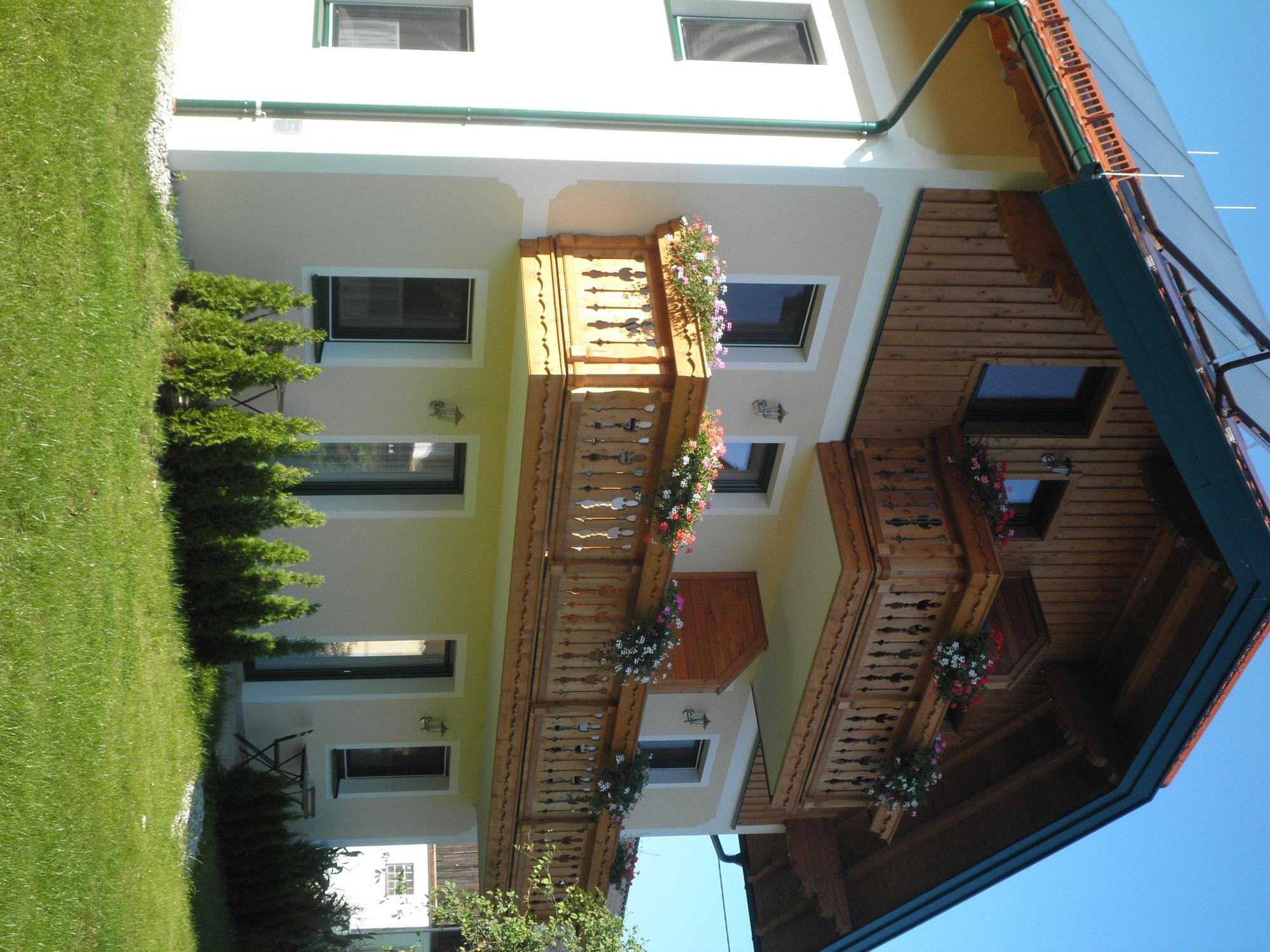 Vista Exterior Pension Ballwein