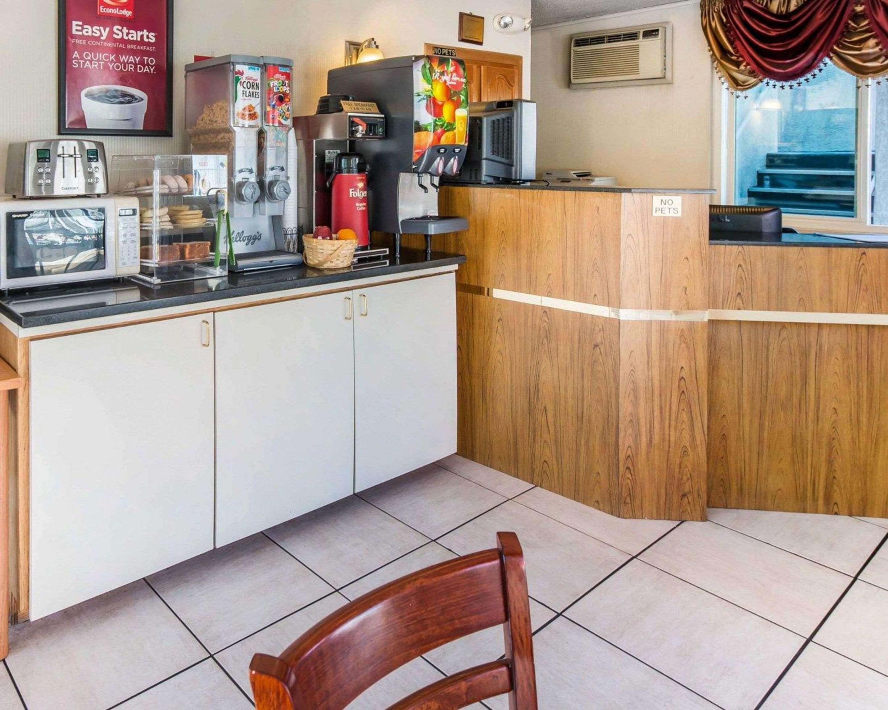 Restaurant Econo Lodge Colorado Springs Downtown