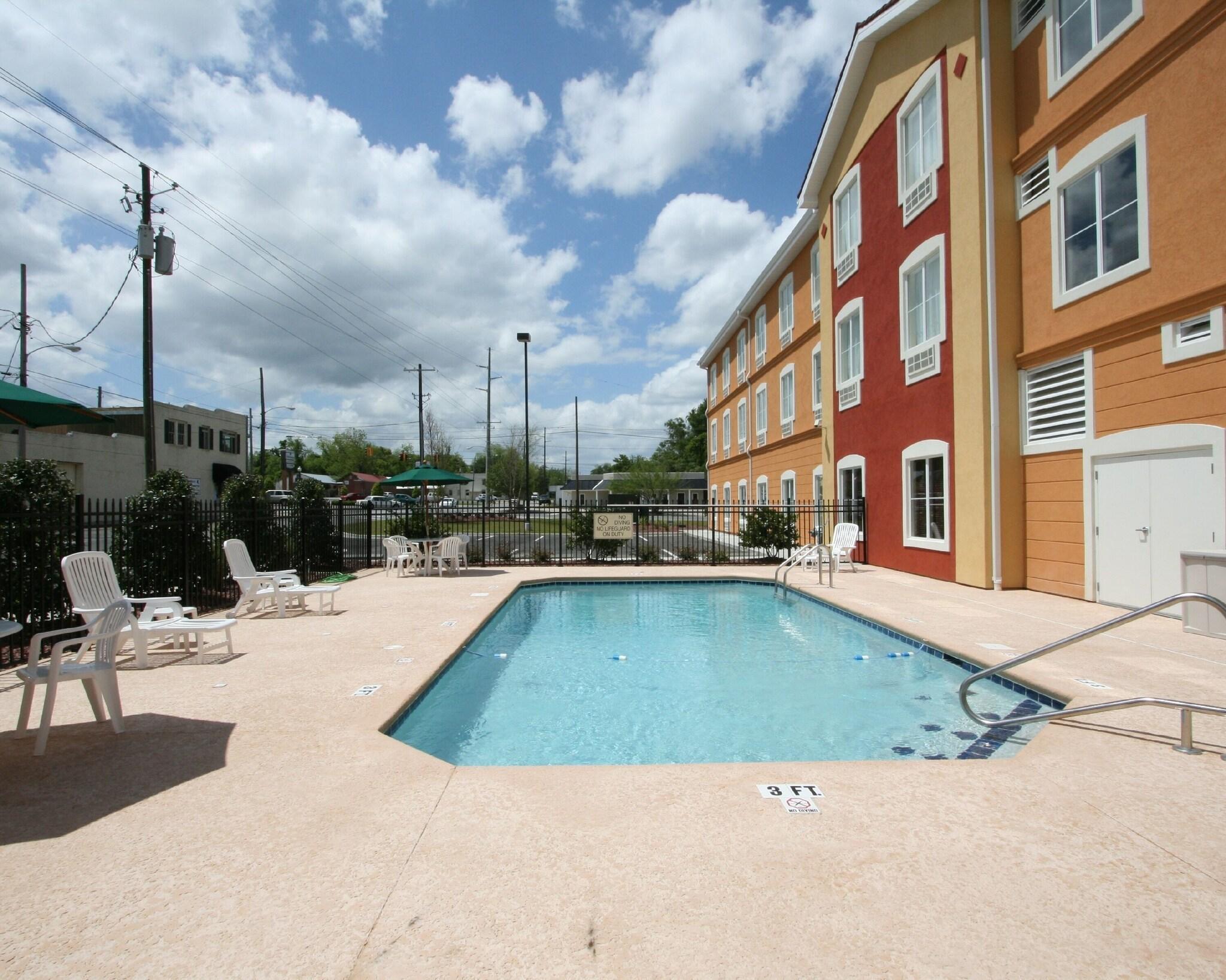 Vista Piscina Comfort Inn Blackshear Hwy 84