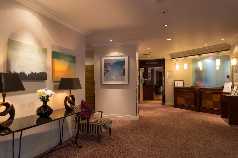Vista Lobby ibis Styles Bournemouth
