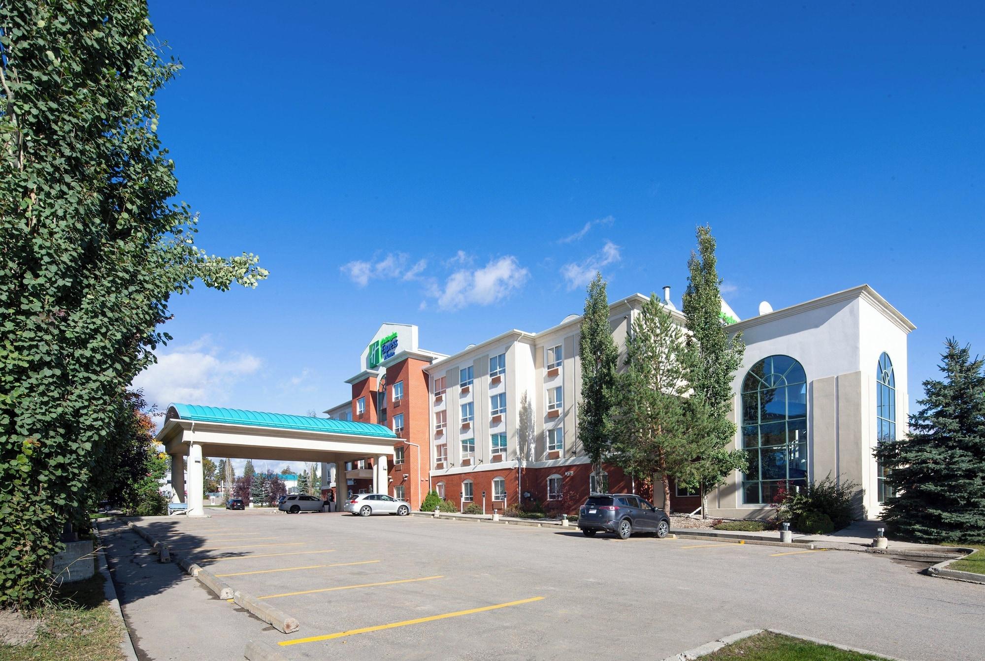 Vista Exterior Holiday Inn Express Hotel & Suites Edson by IHG