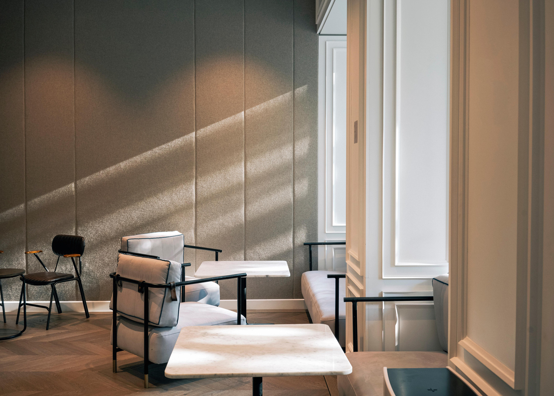 Vista Lobby Page8, Page Hotels