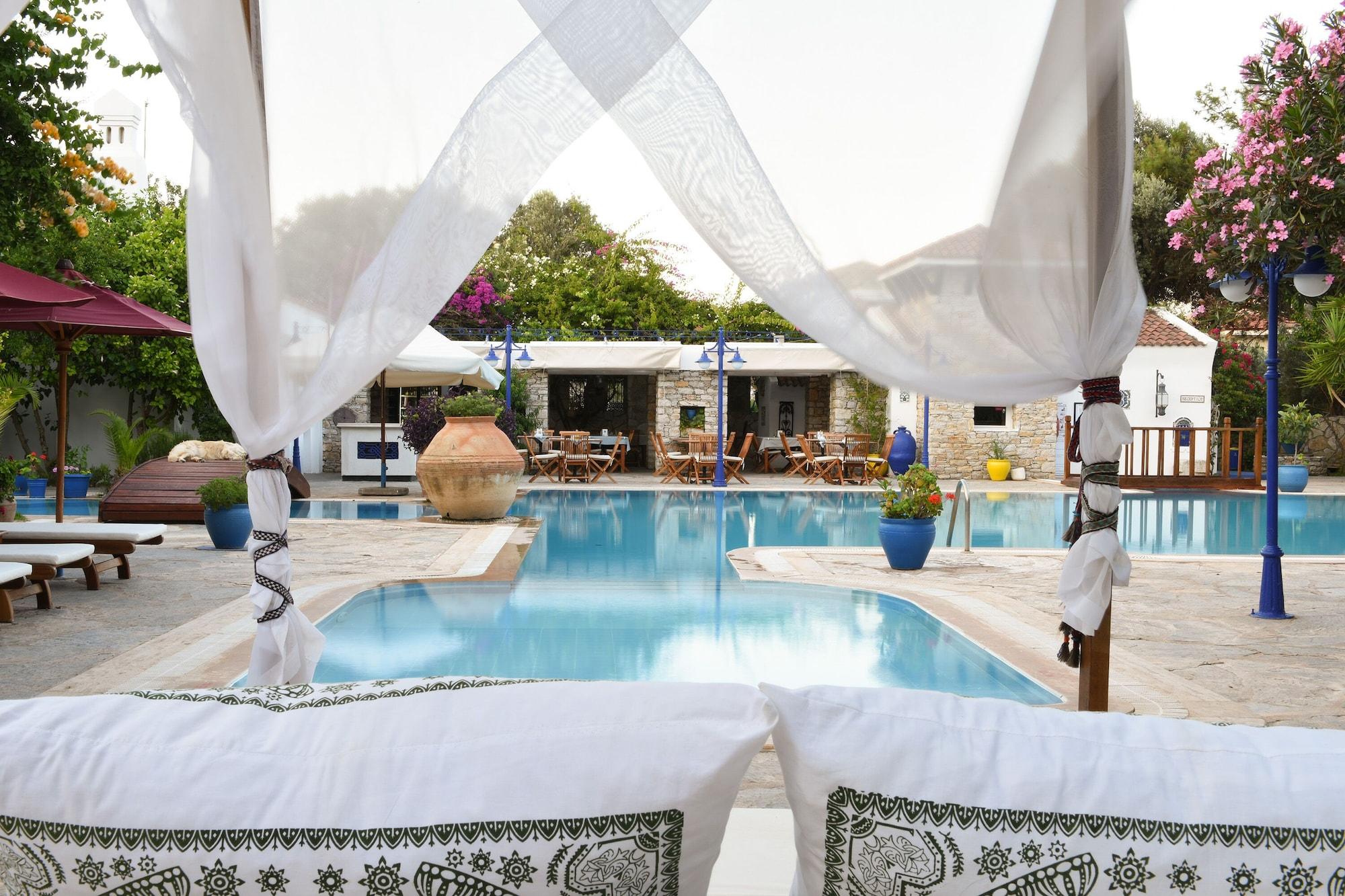 Vista Exterior Marphe Hotel Suite & Villas