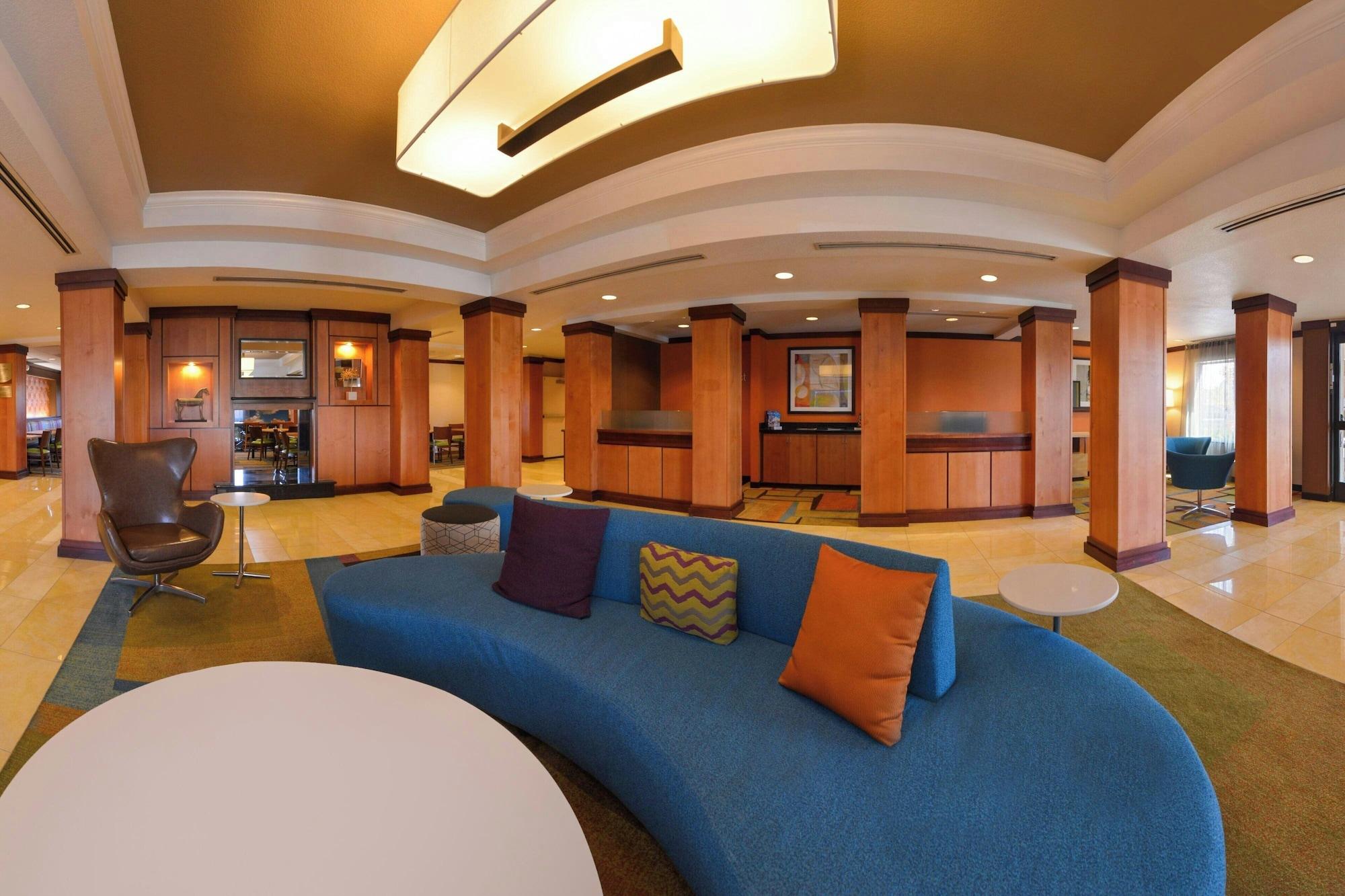 Vista Lobby Fairfield Inn & Suites by Marriott Santa Maria