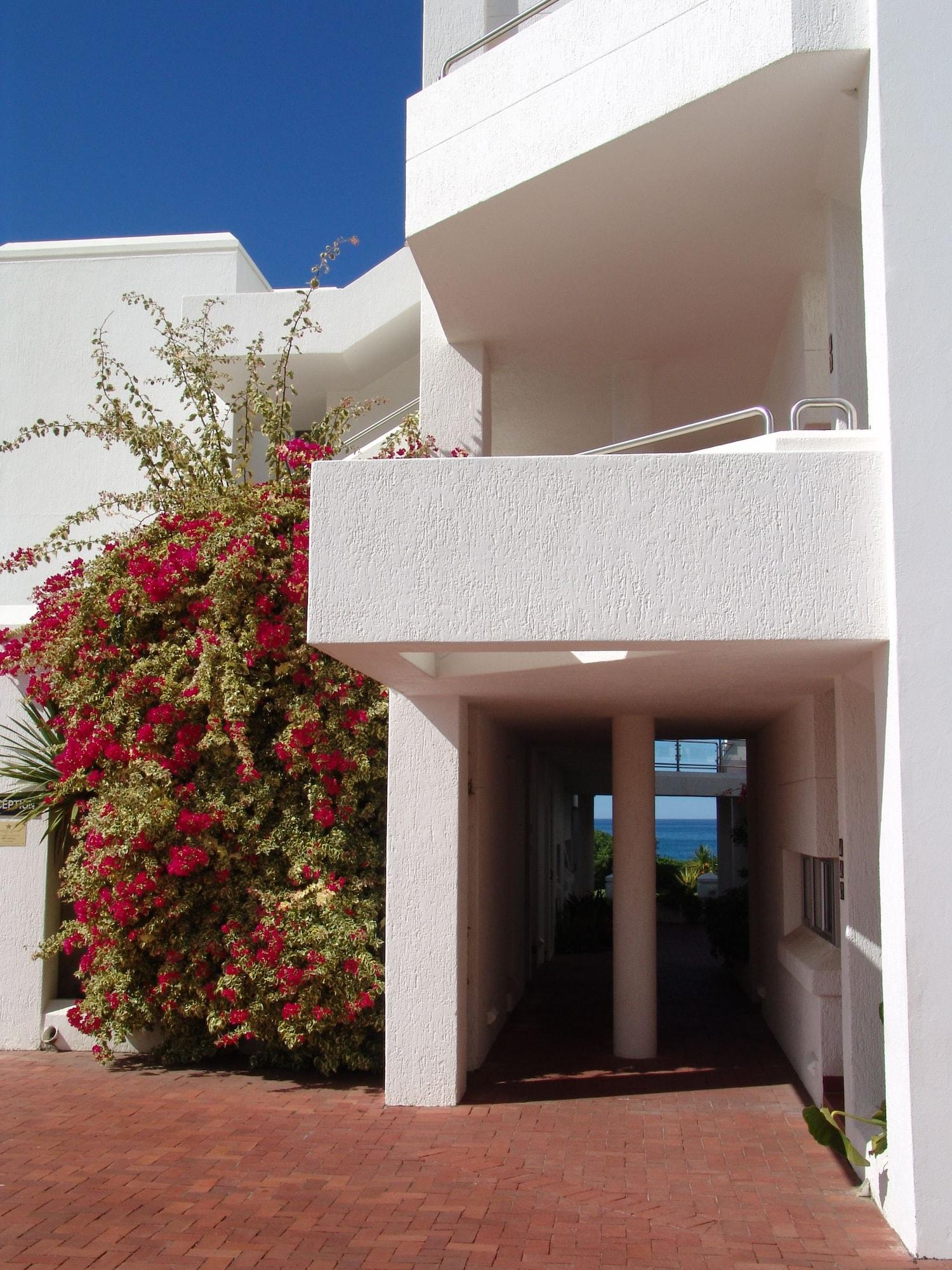 Vista Lobby Diaz 15 House on the Bay