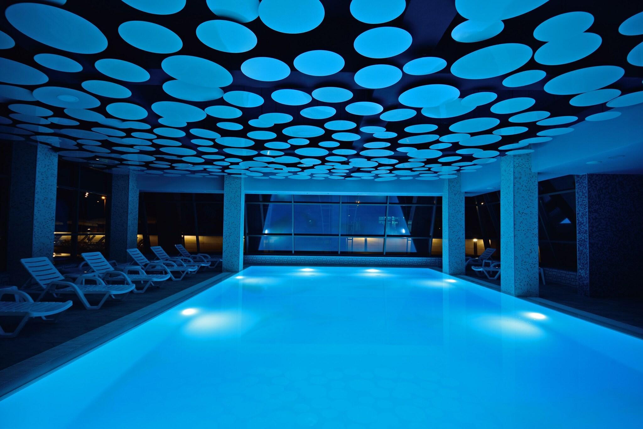 Vista Piscina The Grand Gloria Hotel