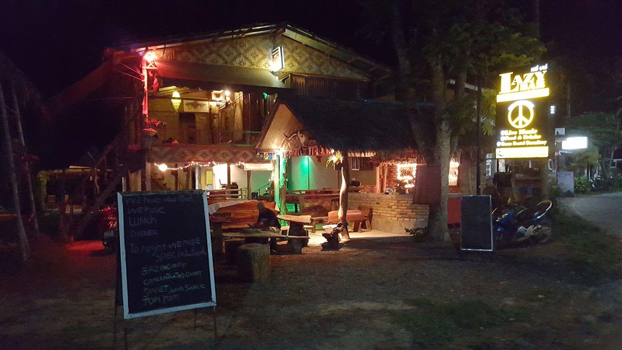 Vista Exterior The Lazy Bar And Guesthouse