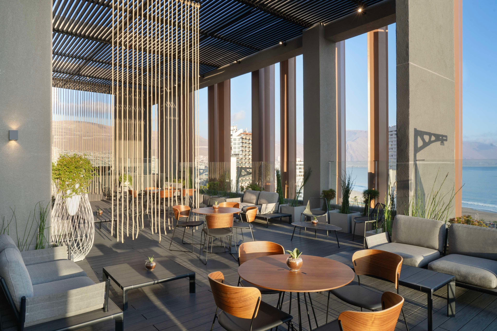 Bar/Salón NH Iquique Pacífico