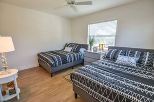 Alquiler Vacacional - Large & Comfy Beach Apartment with Screened Patio