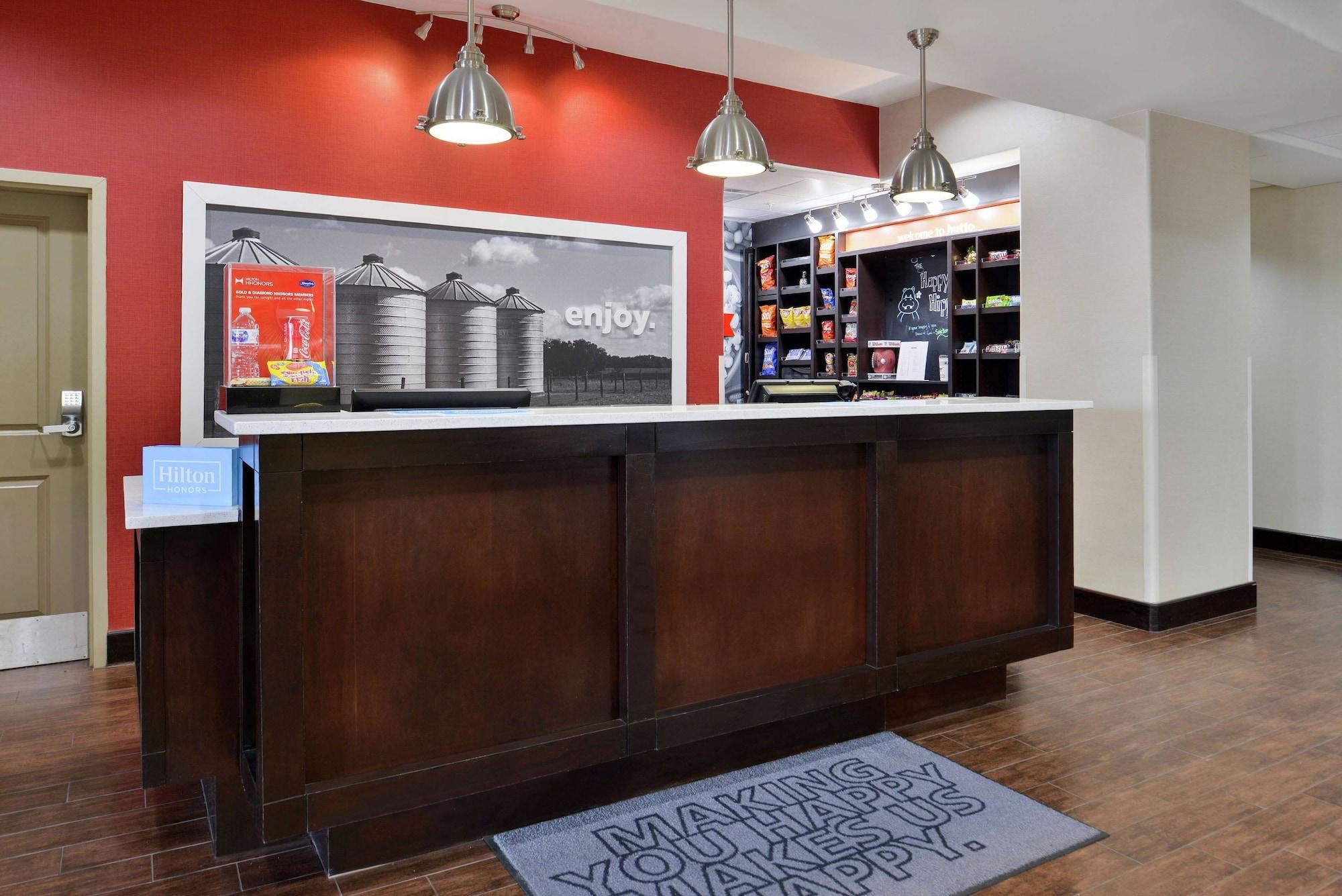 Vista Lobby Hampton Inn & Suites Hutto Austin