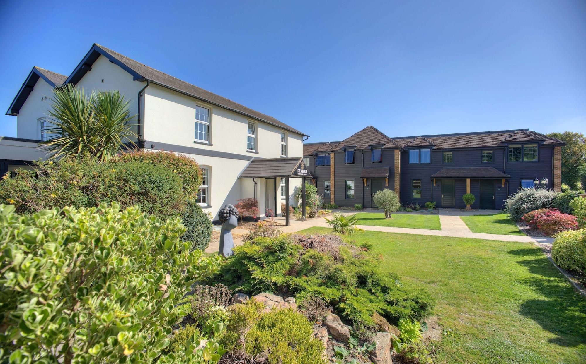 Vista Exterior Denbies Vineyard Hotel