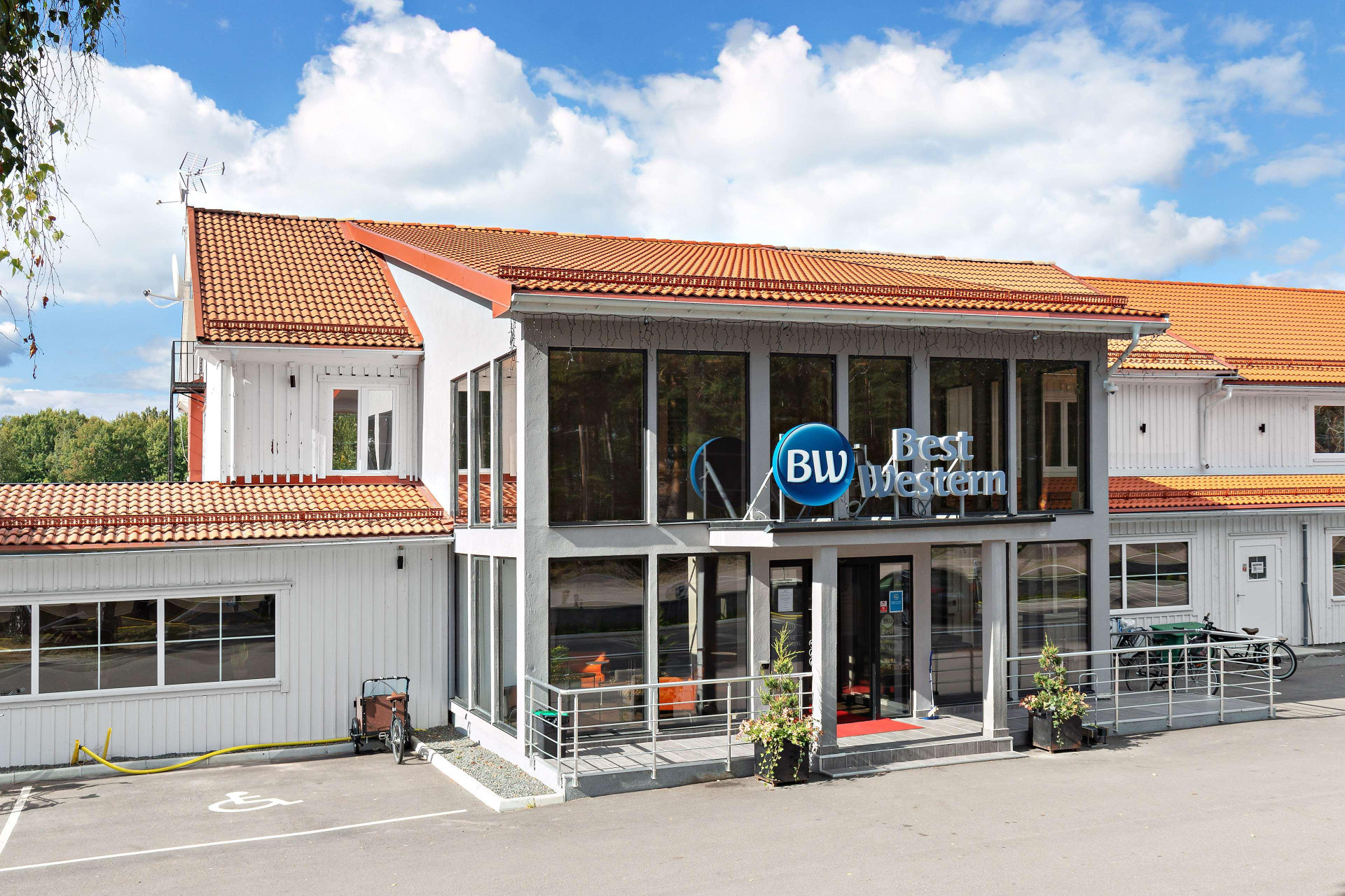 Vista Exterior Best Western Hedasen