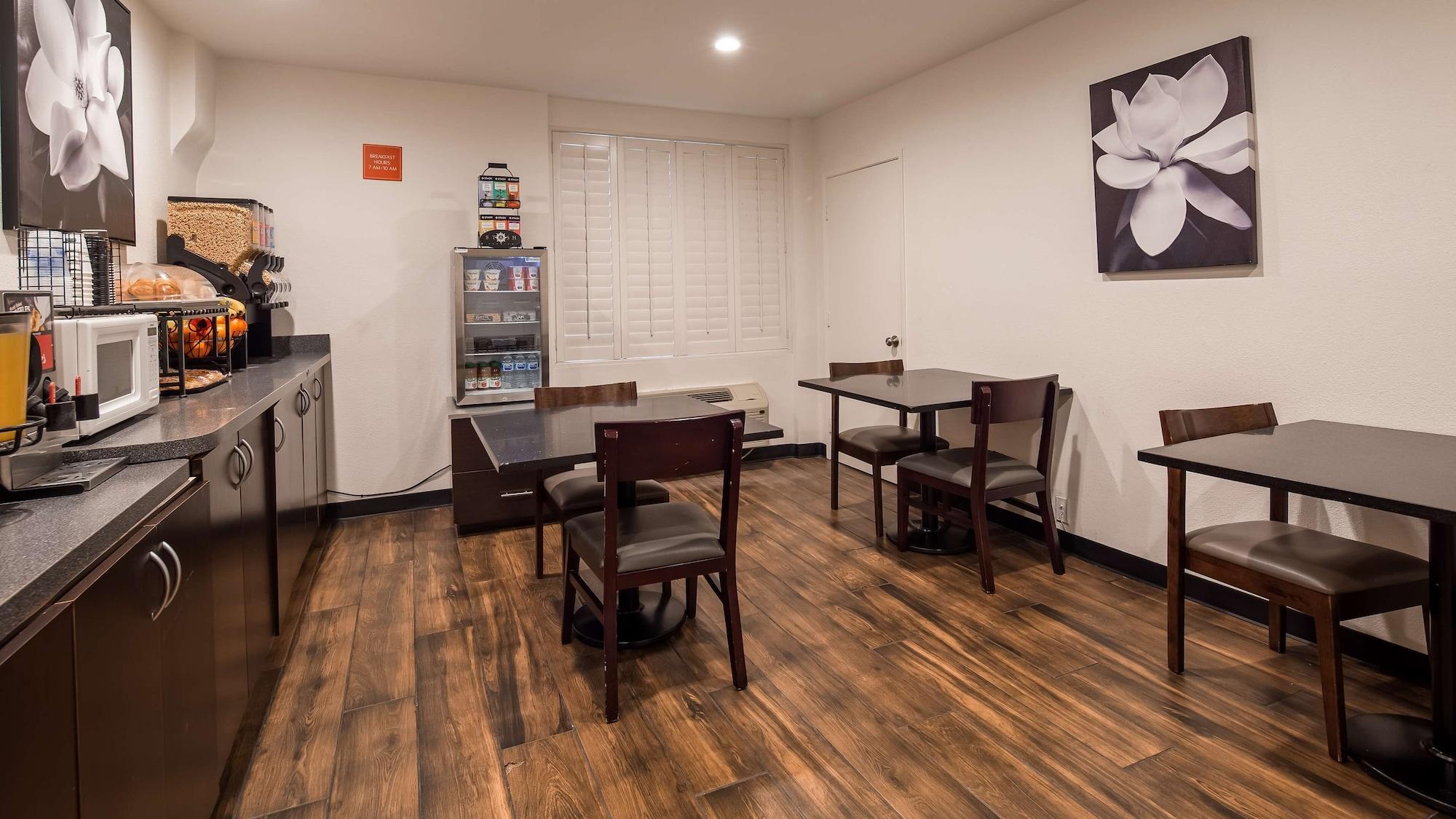 Restaurant SureStay Hotel by Best Western Beverly Hills West LA