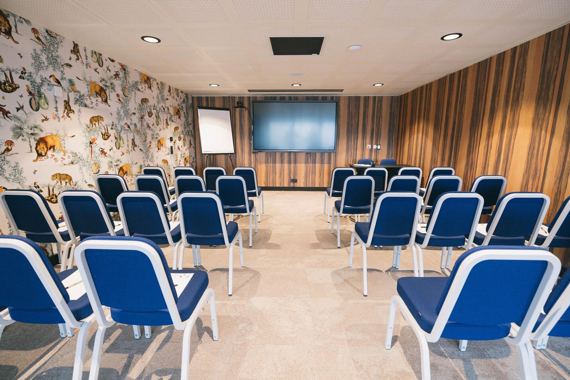 Salón de Baile KOPSTER Hotel Residence Paris Colombes