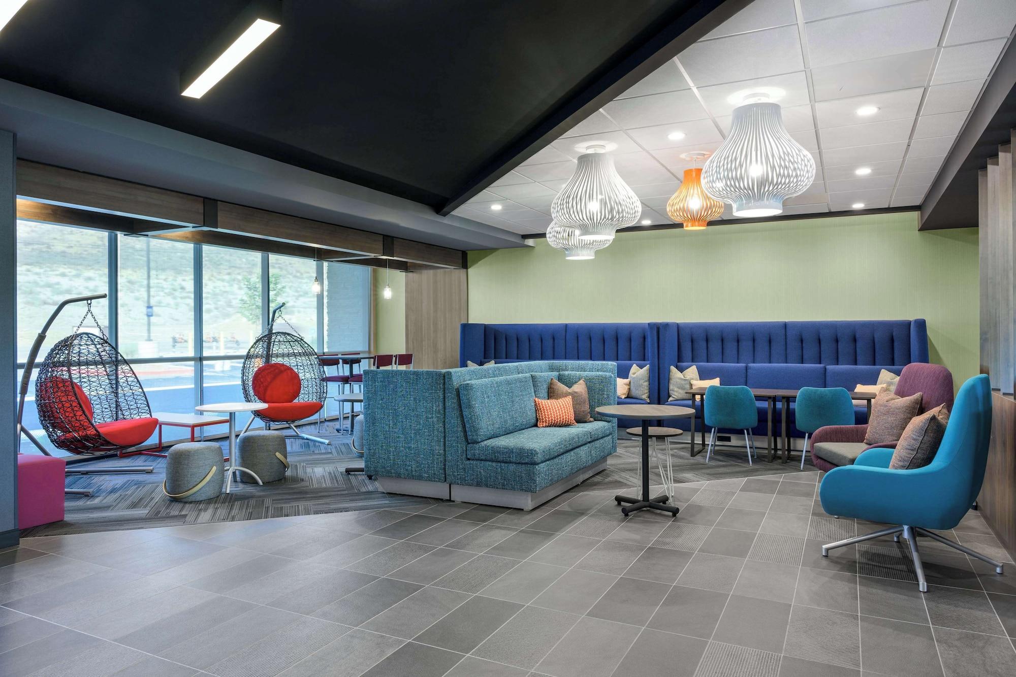 Vista Lobby Tru by Hilton Norco Eastvale