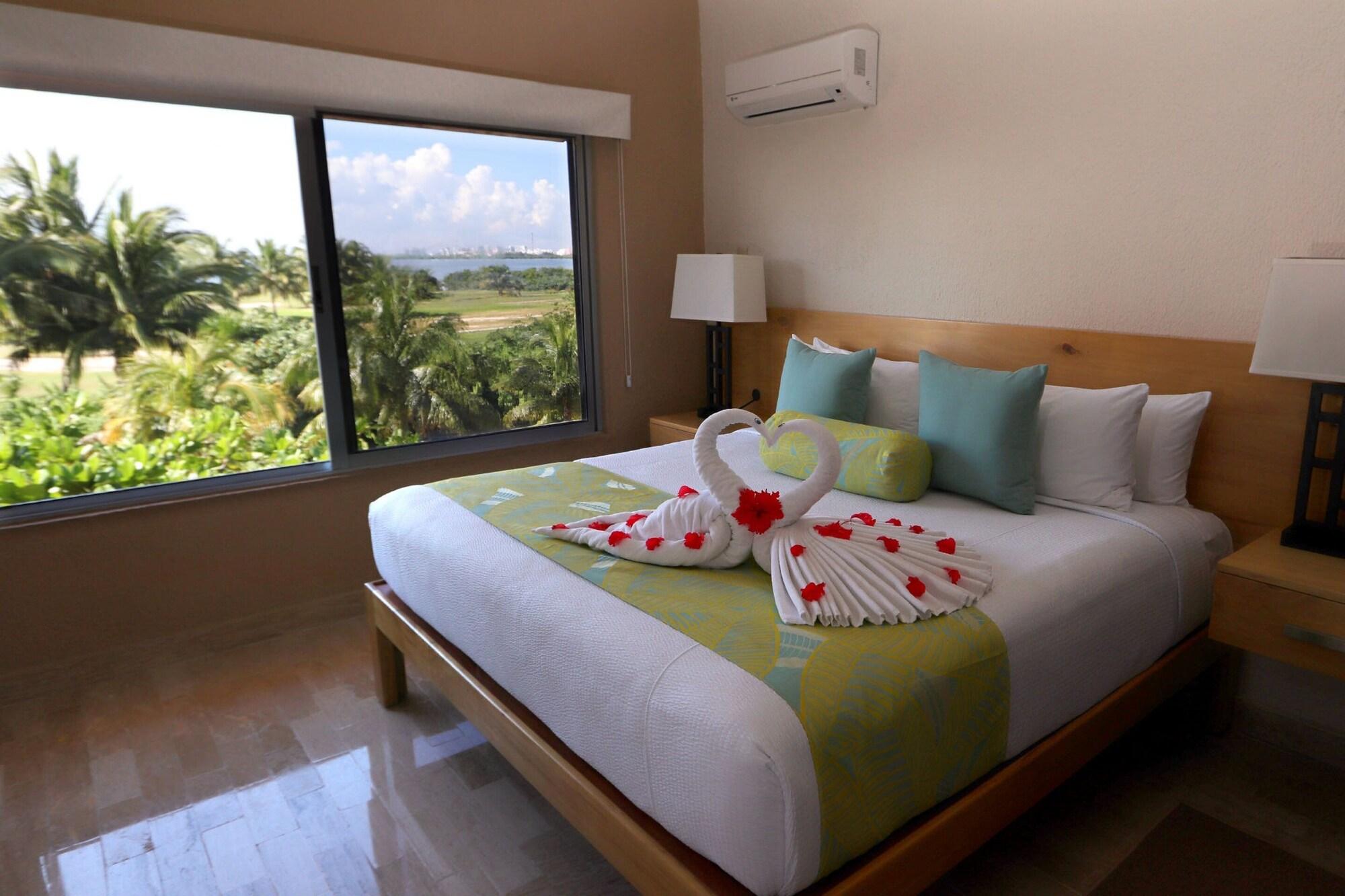 Habitación WIVC Coral Mar Resort- Amazing Hotel Zone & Lagoon Views, Enjoy the Tropical Breeze
