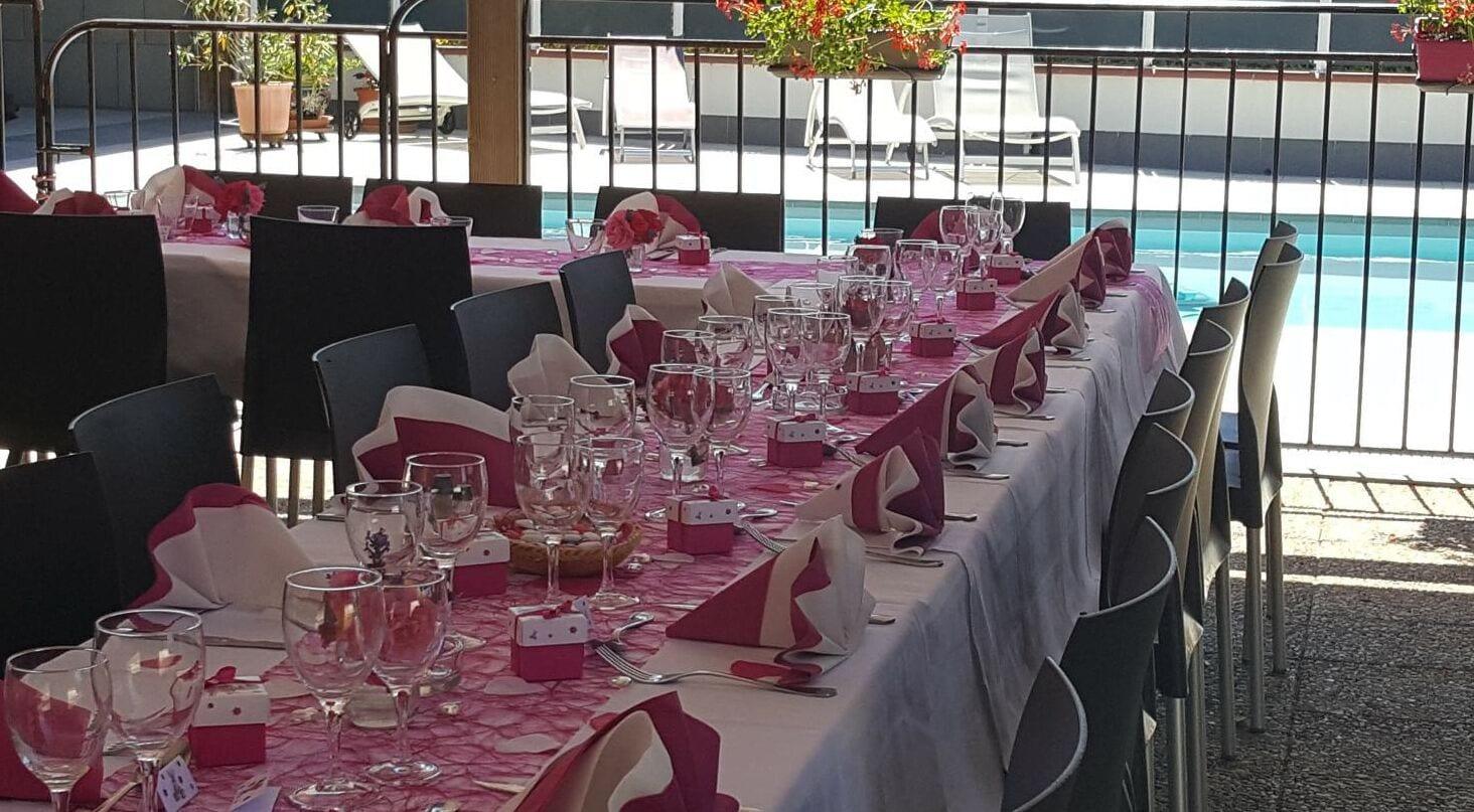 Salón de Baile Logis Hôtel Cruzel