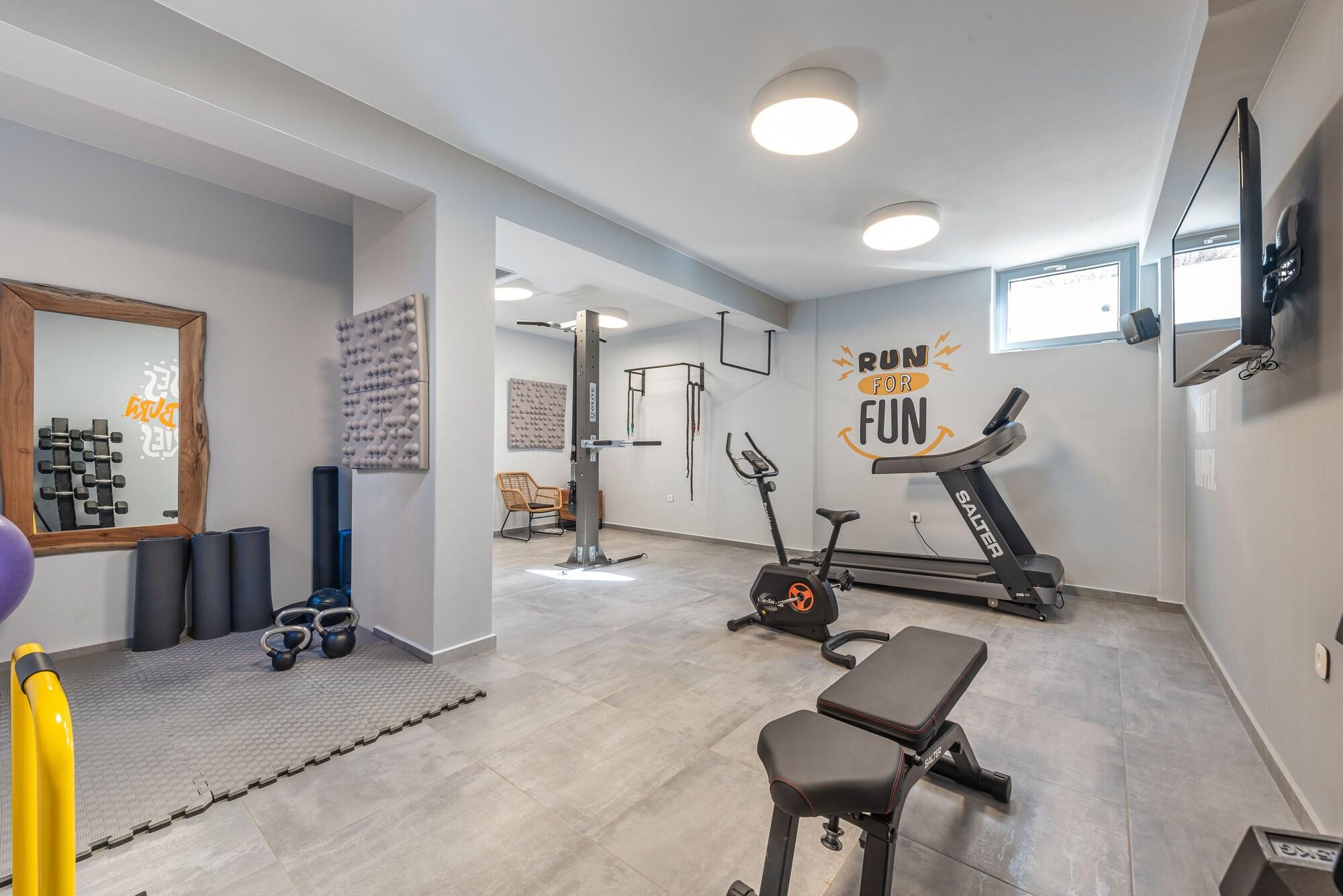 Gimnasio Paros Cape Suites