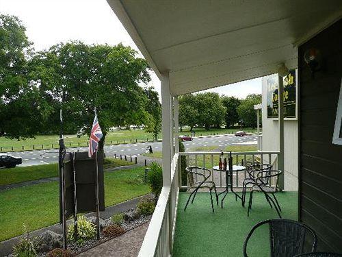 Comodidades del Alojamiento Lake Lodge Motel