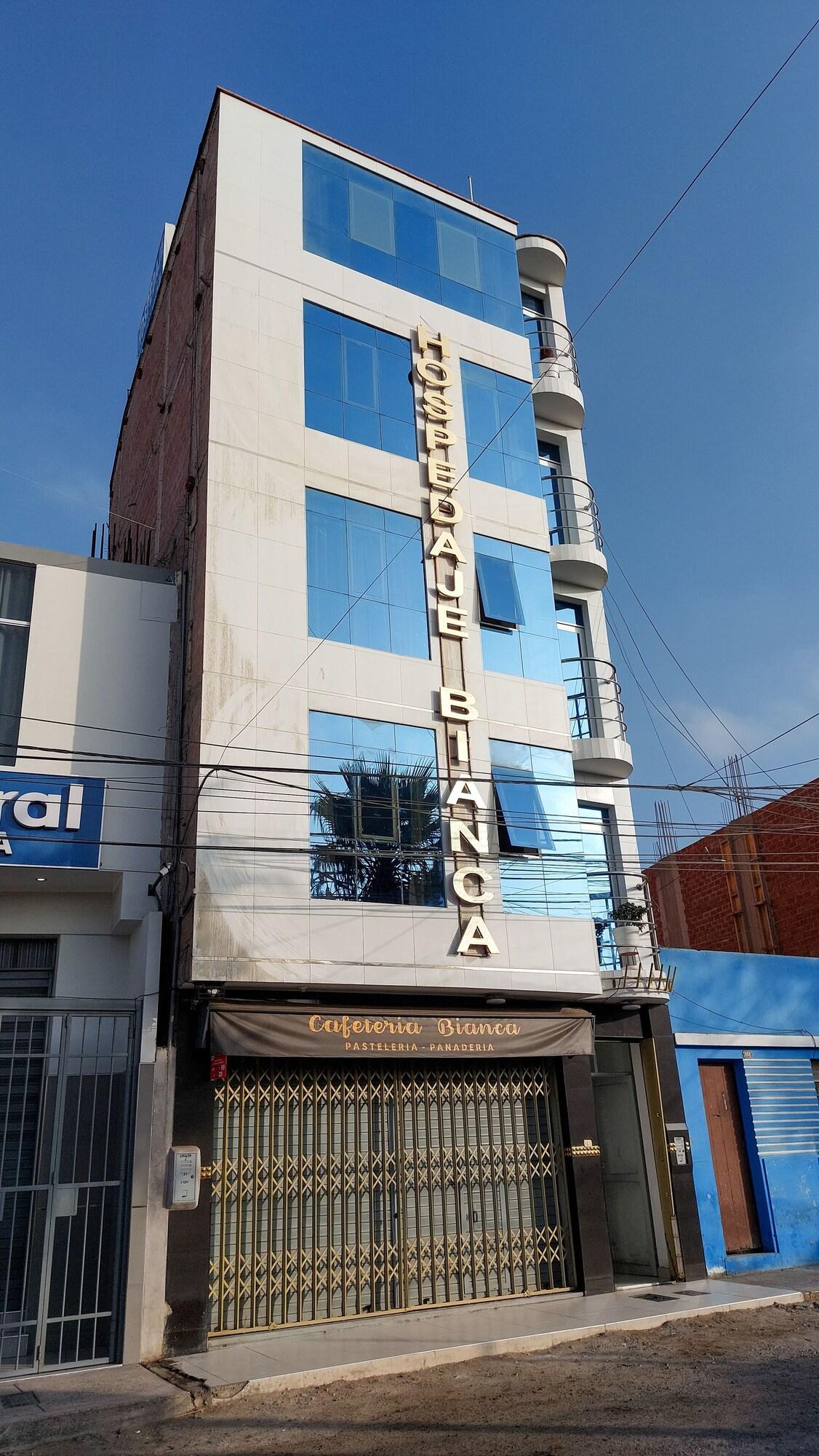 Varios Samaná Hostal