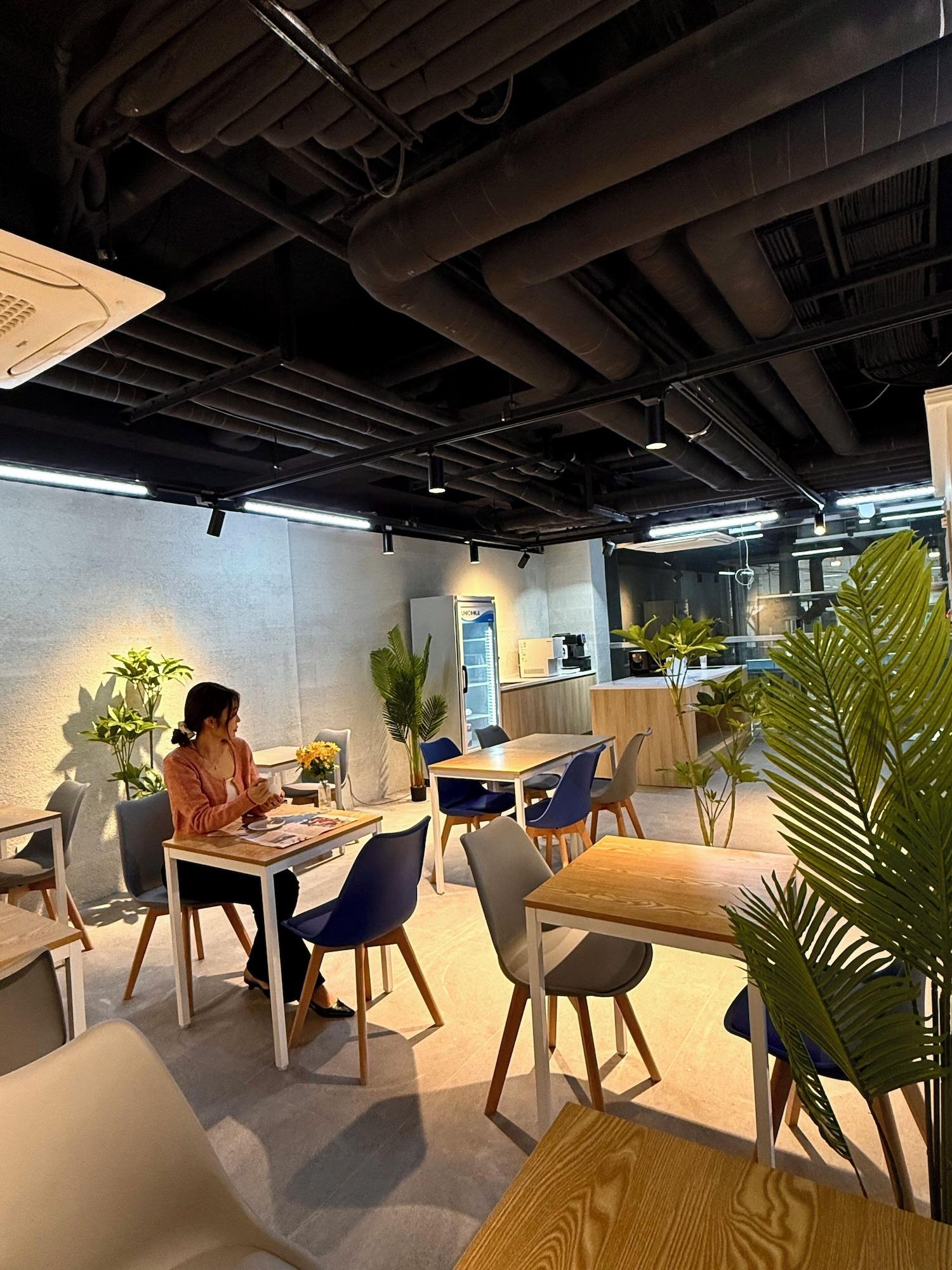 Bar/Salón Connected Hotel Guro