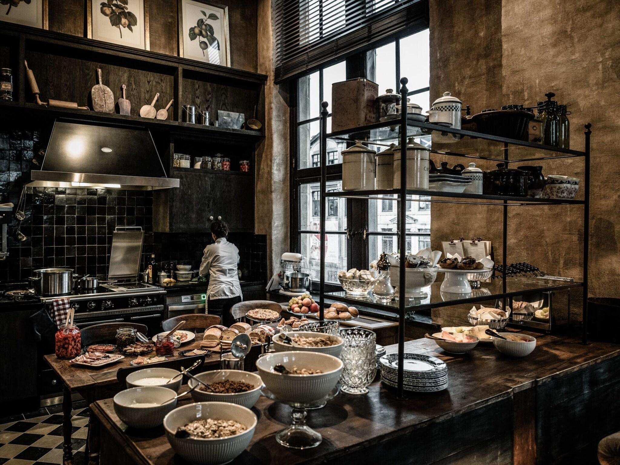 Restaurant 1898 The Post & Porter's house