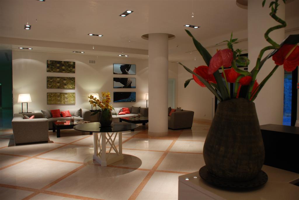 Vista Lobby Mahara Hotel