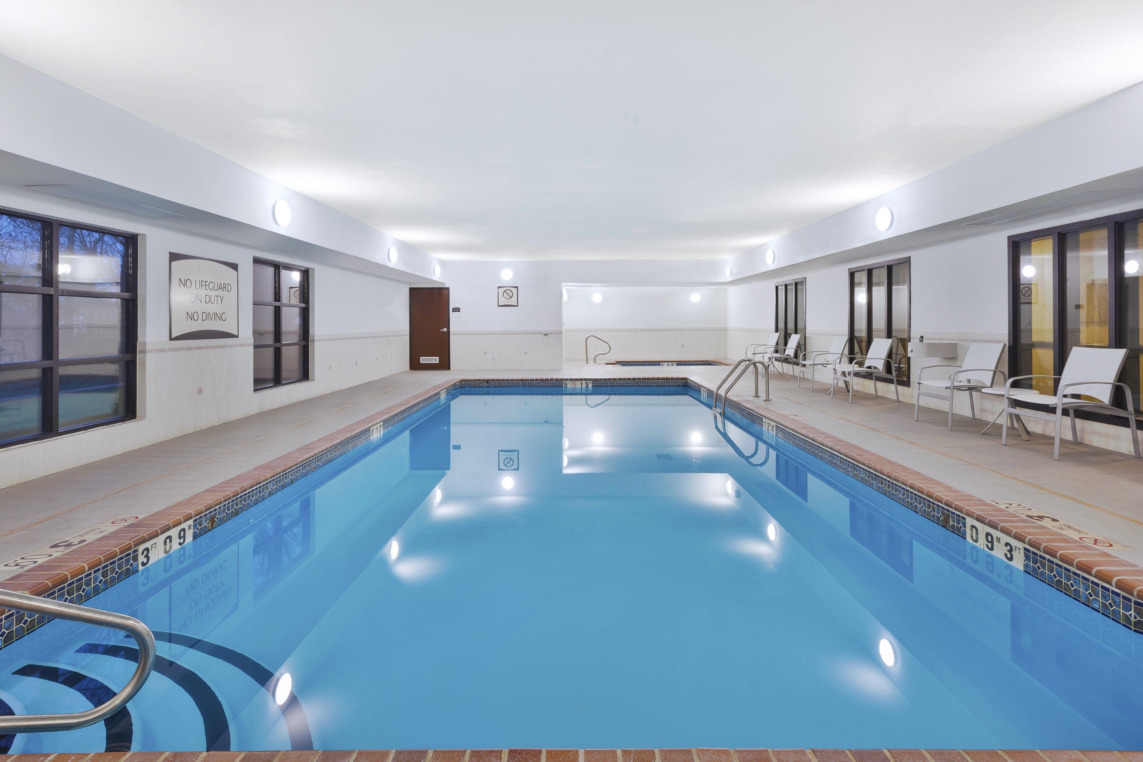 Vista Piscina Staybridge Suites Columbia-Hwy 63 & I-70