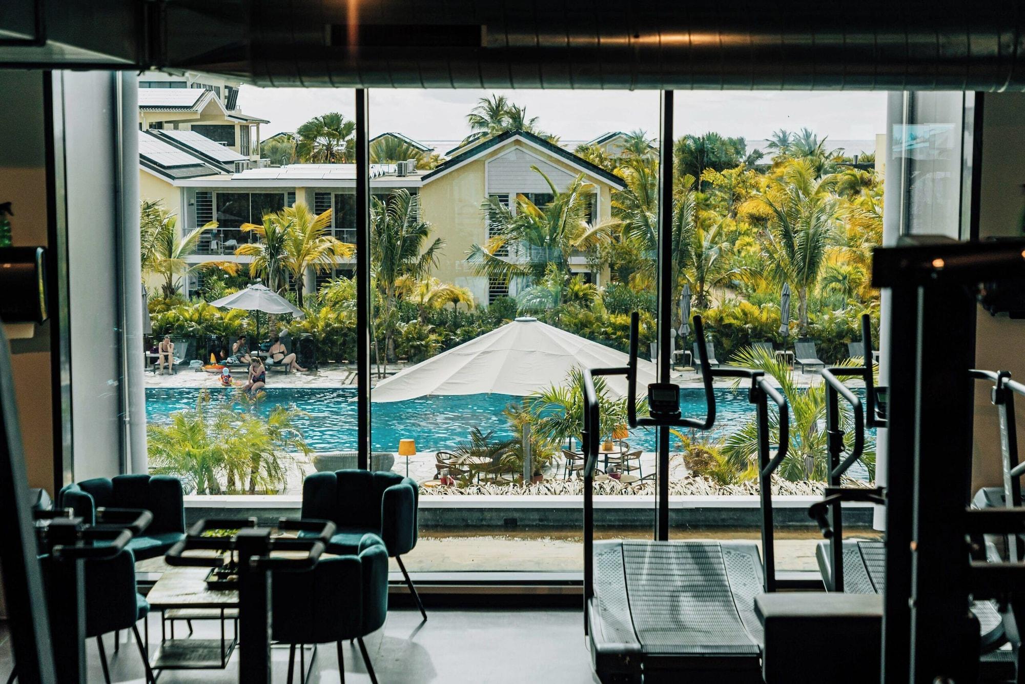Gimnasio Delfins Beach Resort Bonaire, Tapestry Collection by Hilton