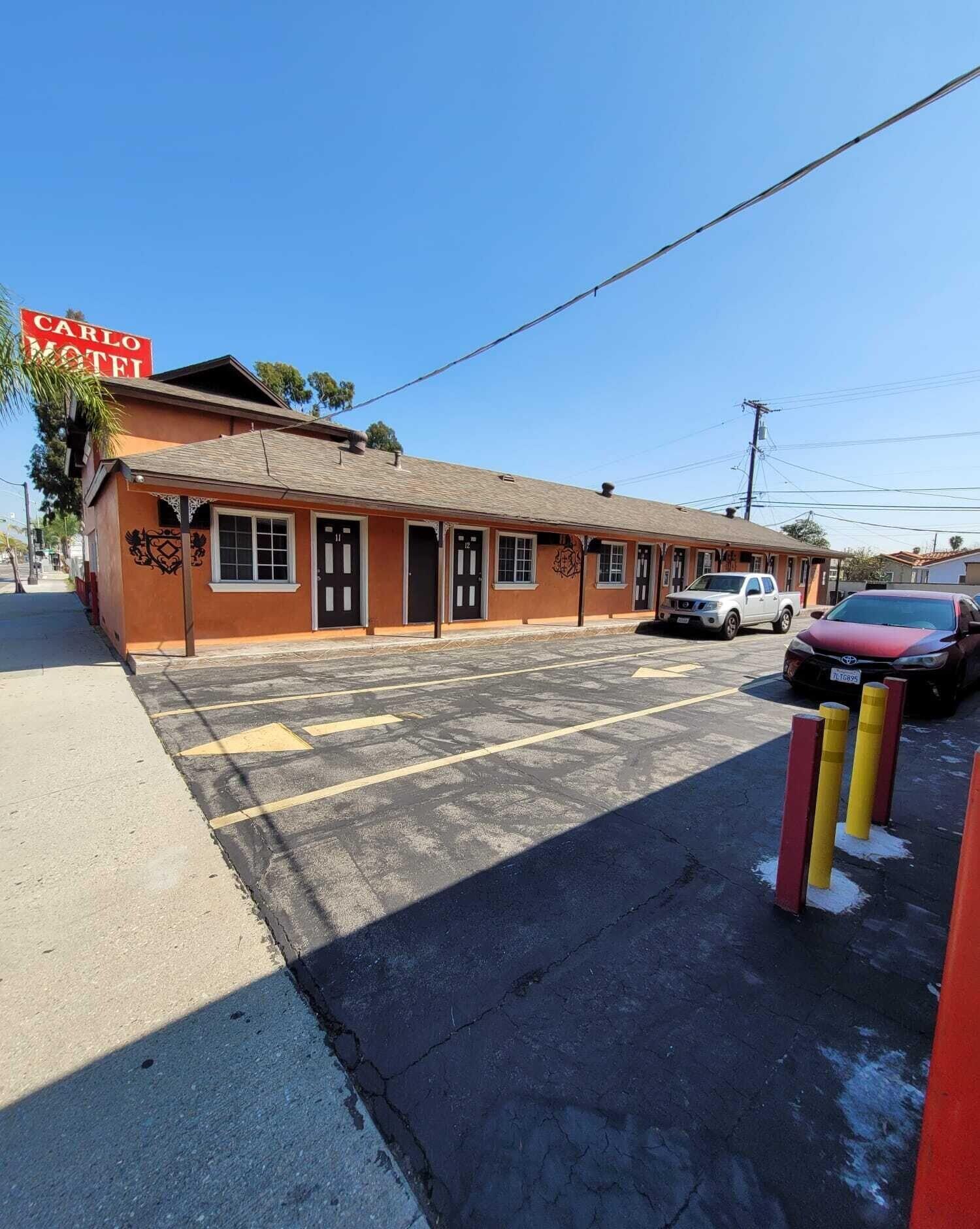 Vista Exterior Carlo Motel