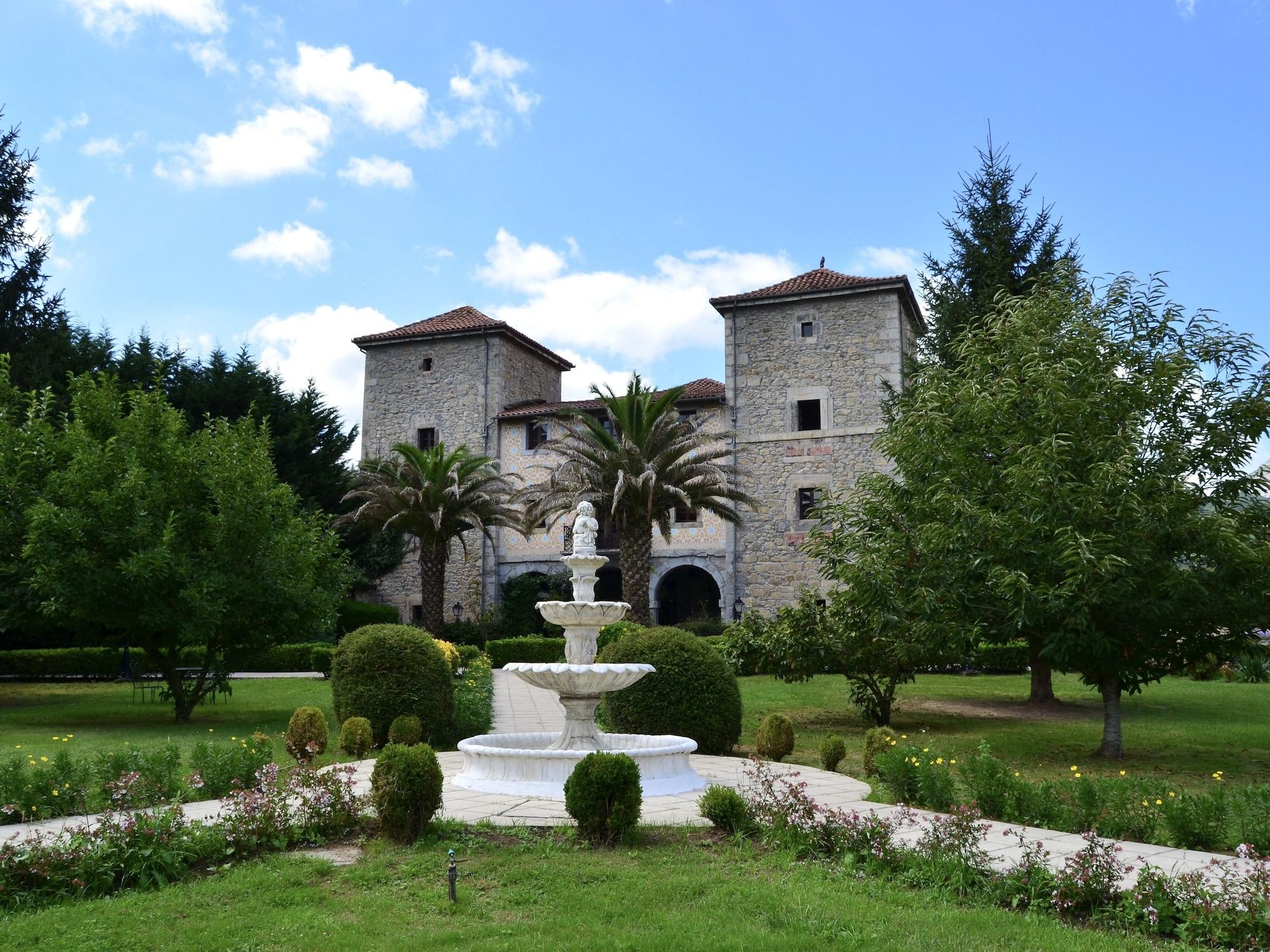 Vista Exterior Akla Hotel Palacio Torre de Ruesga