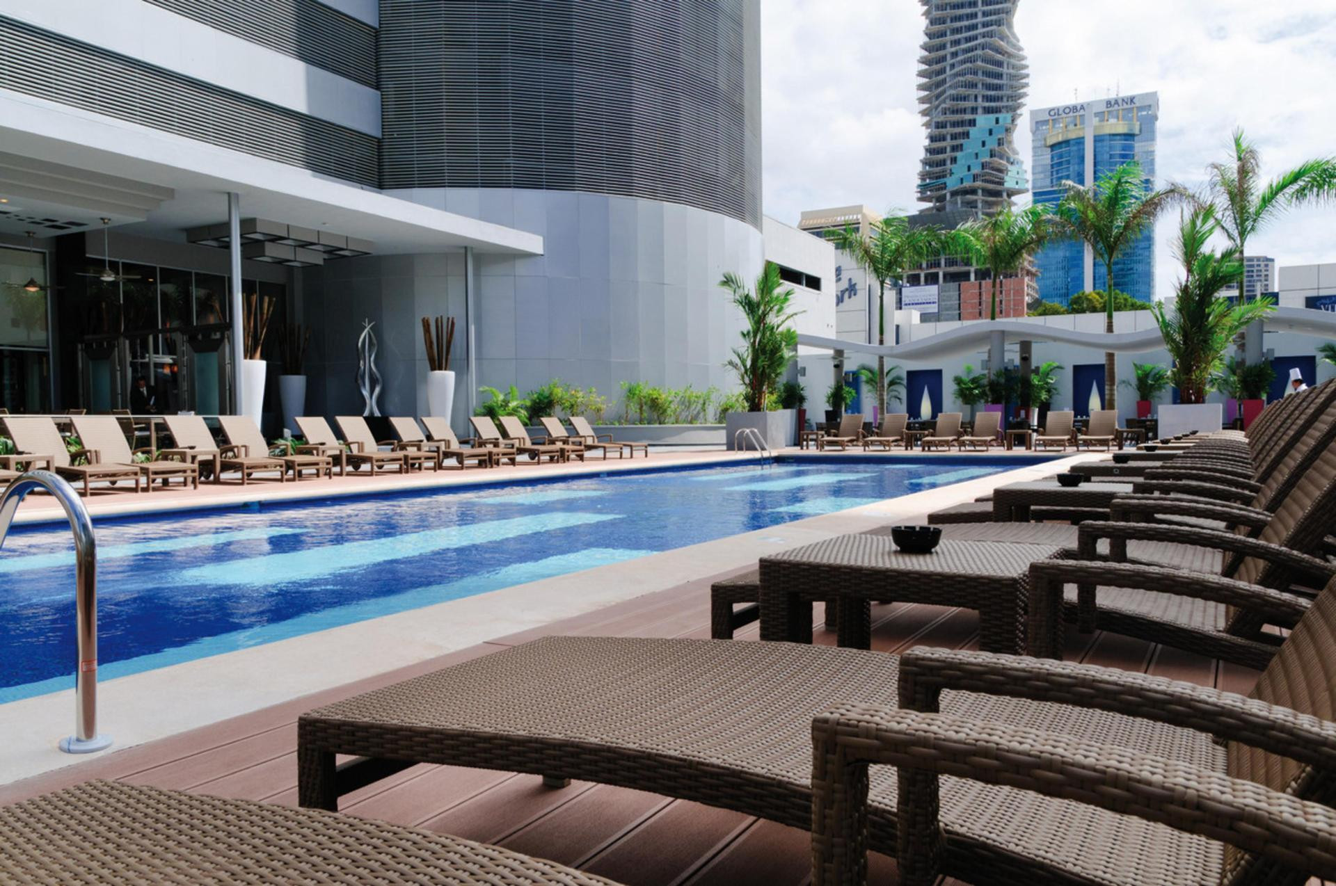 Vista Piscina Riu Plaza Panamá