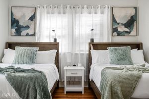 Alquiler Vacacional - Stunning, southern charm home w/ king bed