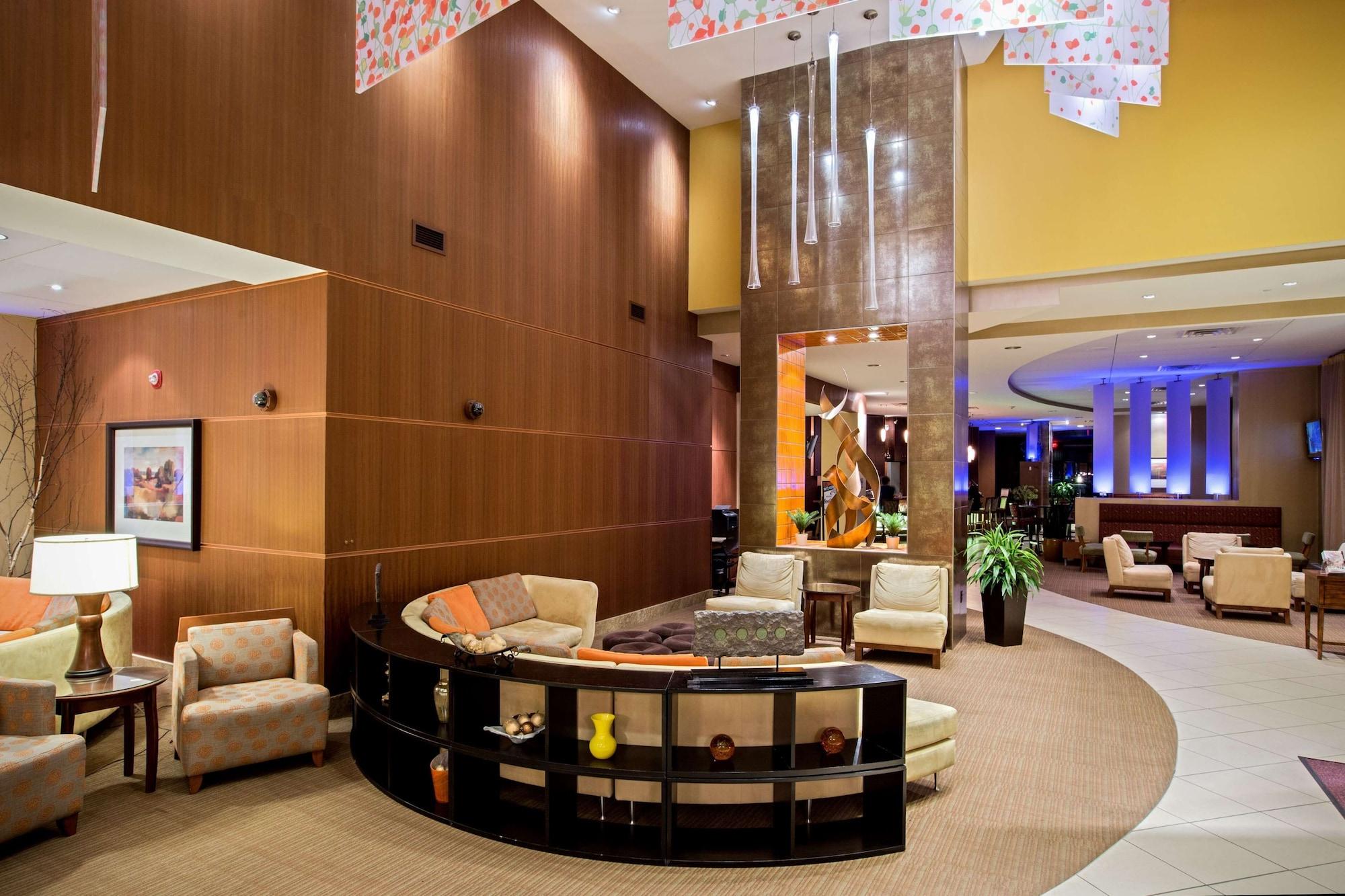 Vista Lobby Sonesta Milwaukee West Wauwatosa