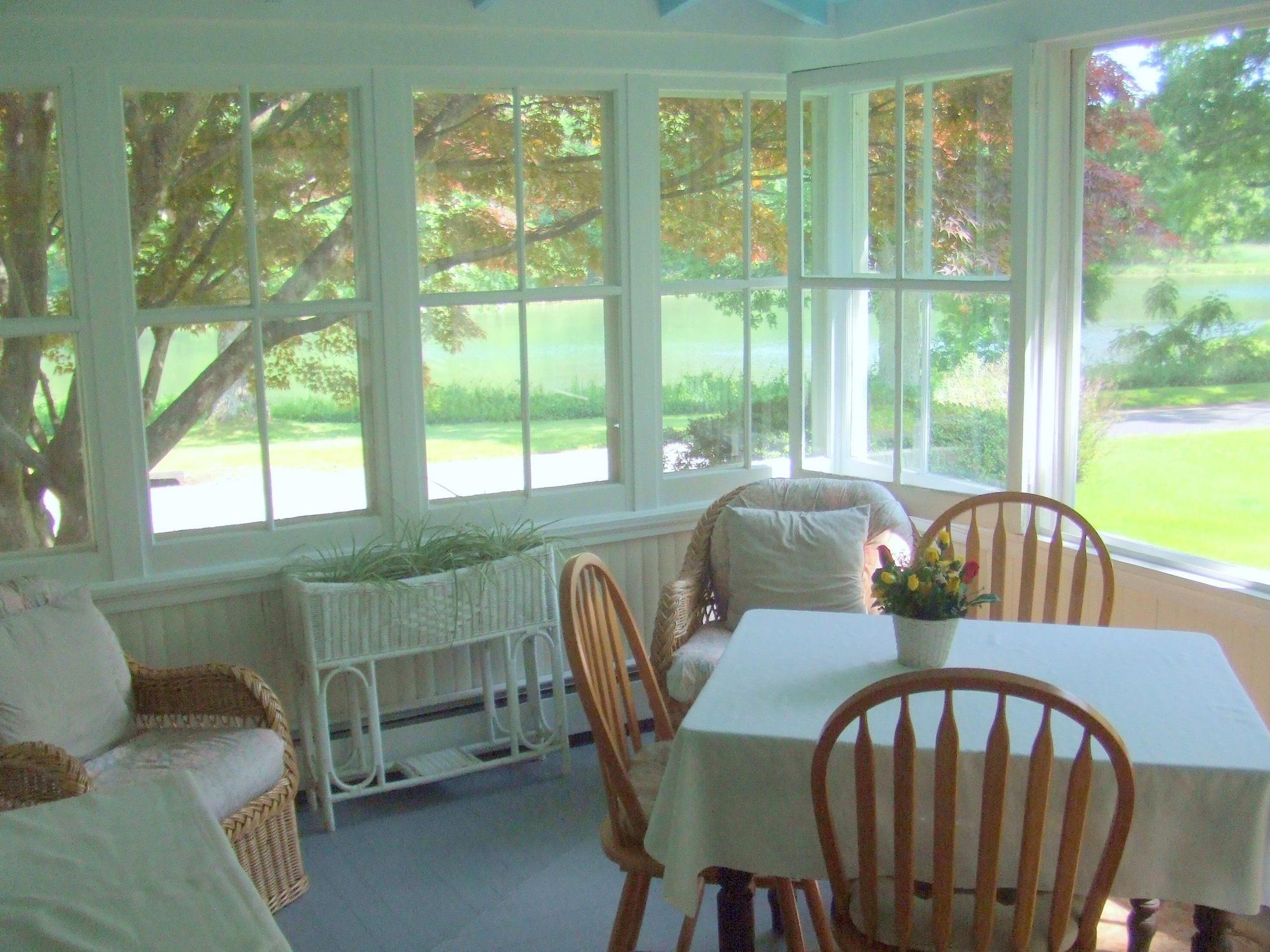 Restaurant House on Chase Creek