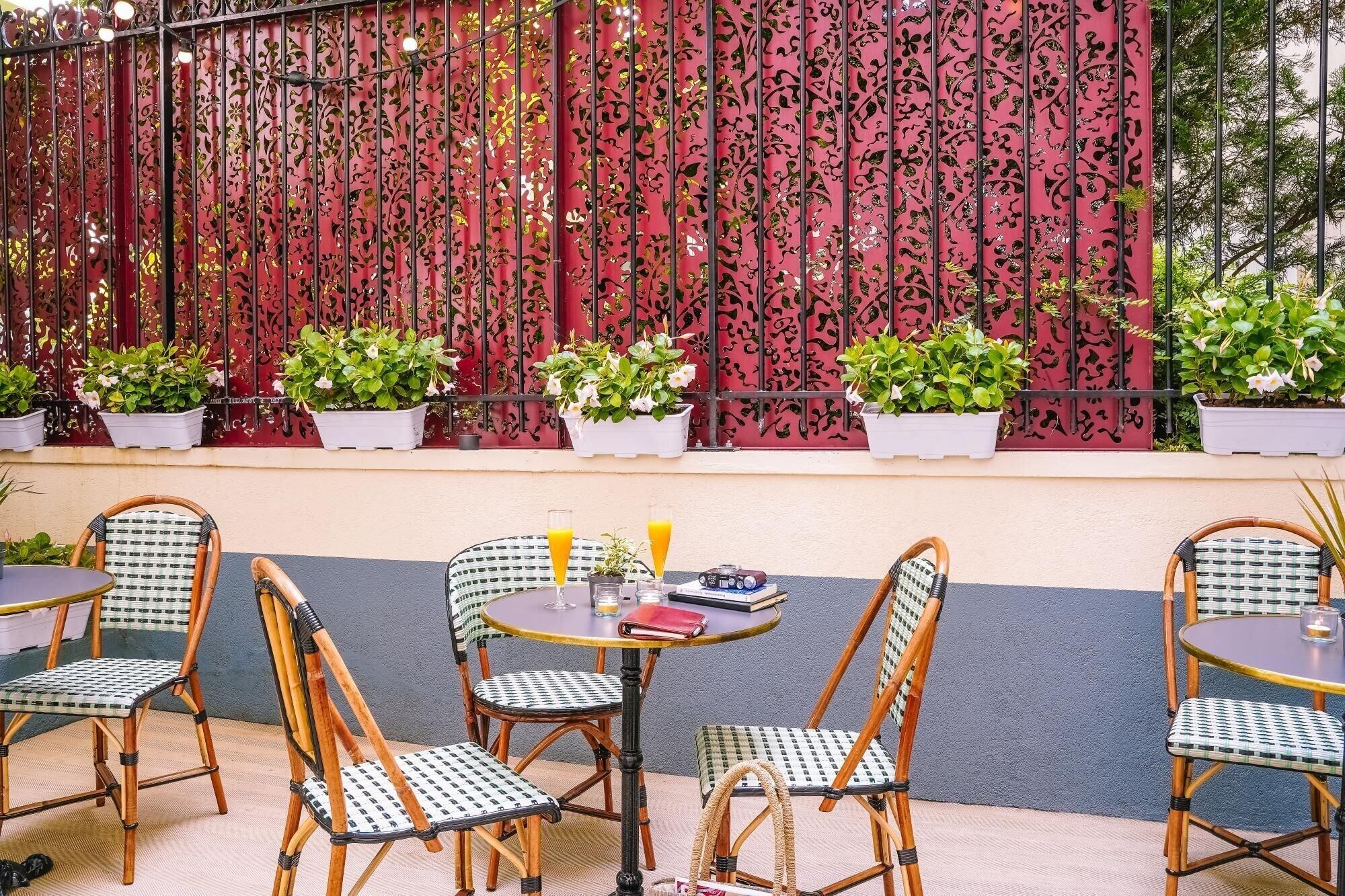 Varios Timhotel Tour Eiffel