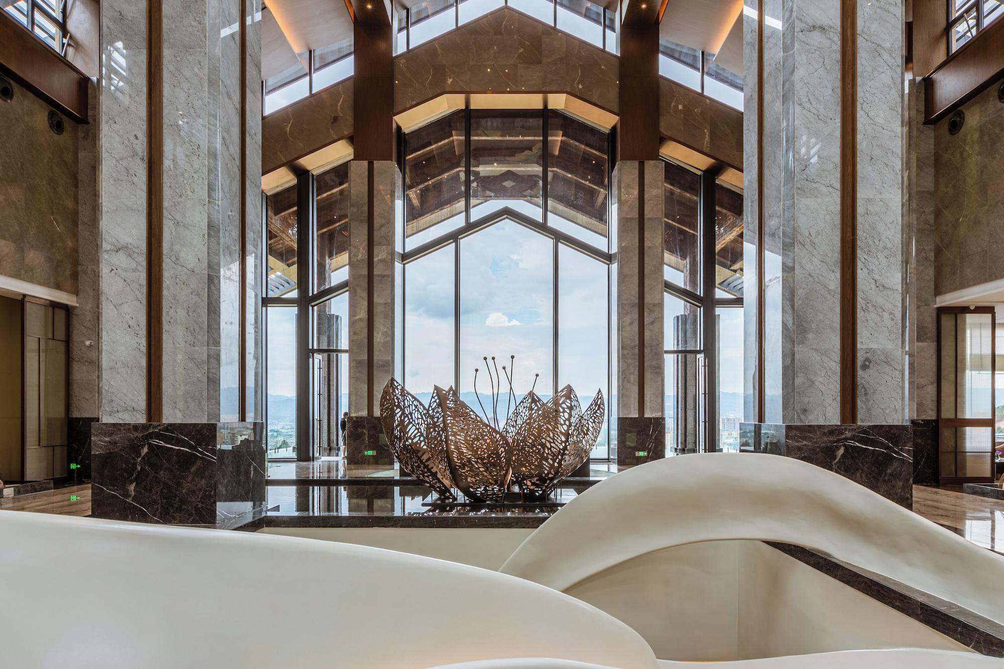 Vista Lobby Pullman Yuxi Falcon