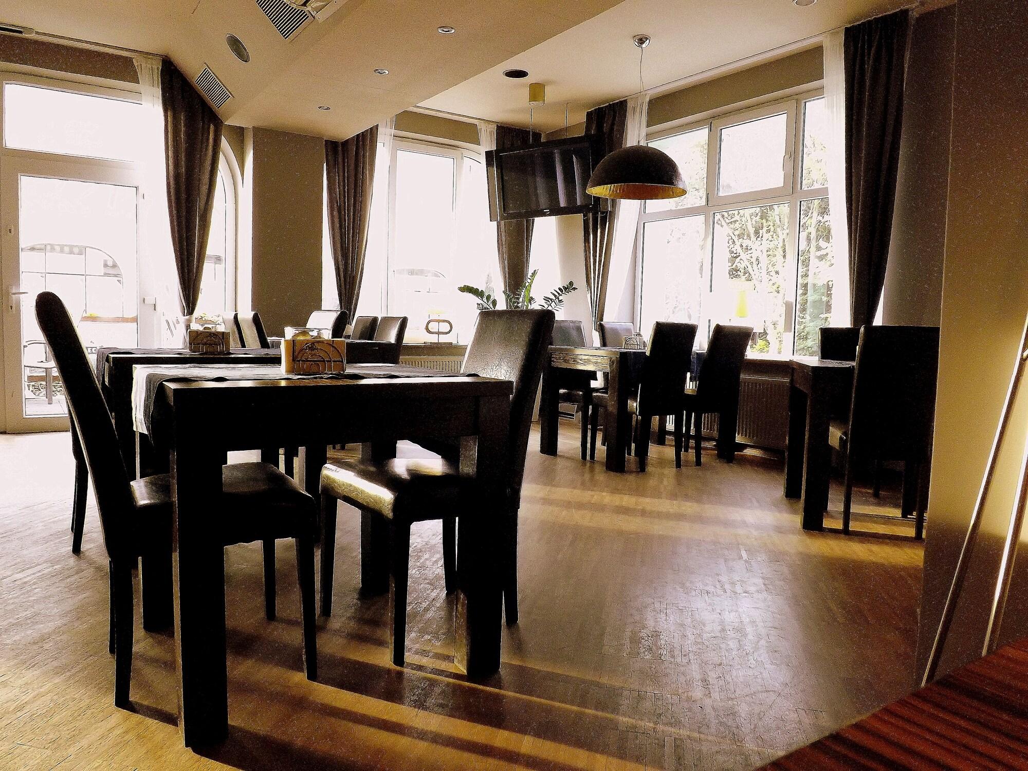Restaurant Hotel ARA Restauracja Club