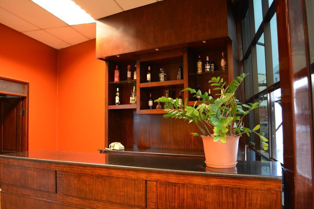 Bar/Salón Hotel California
