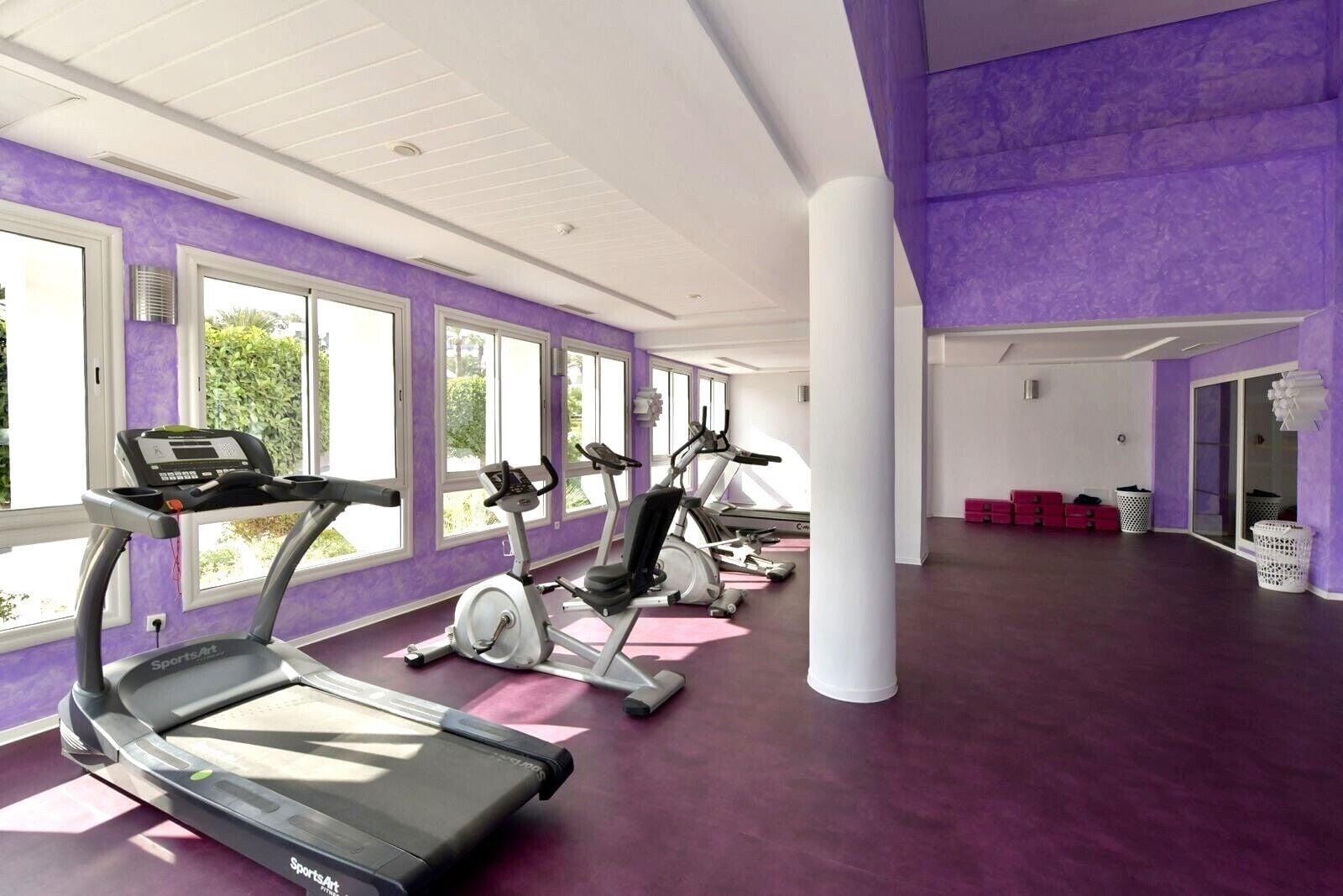 Gimnasio Hotel Tour Khalef