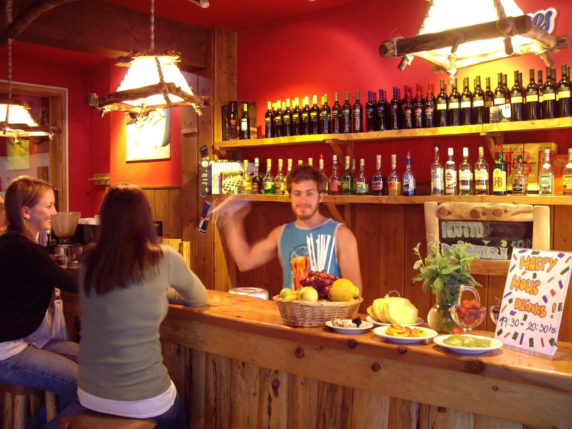 Bar/Salón Marcopolo Inn Bariloche - Hostel