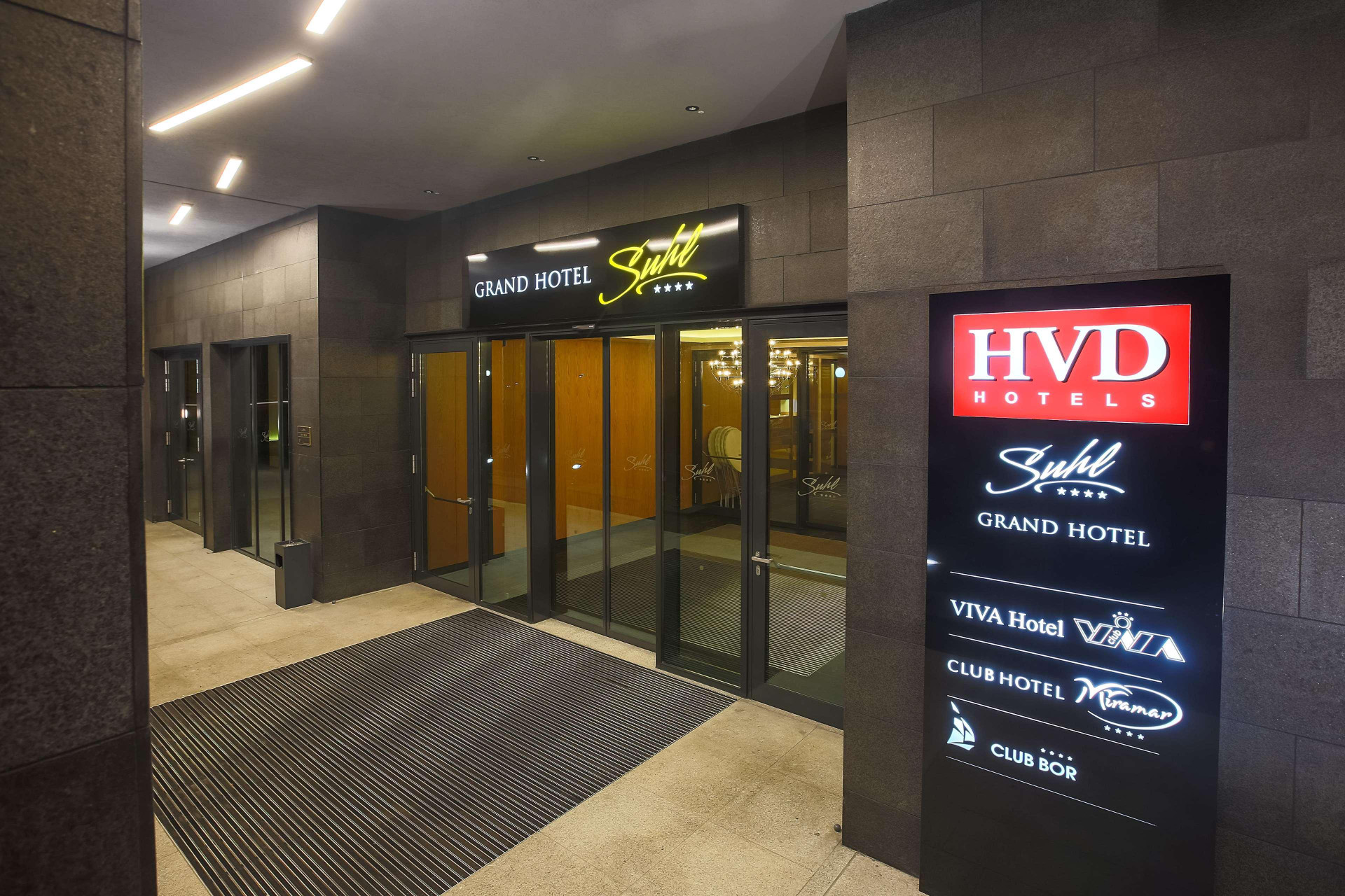 Vista Exterior Grand Hotel Suhl