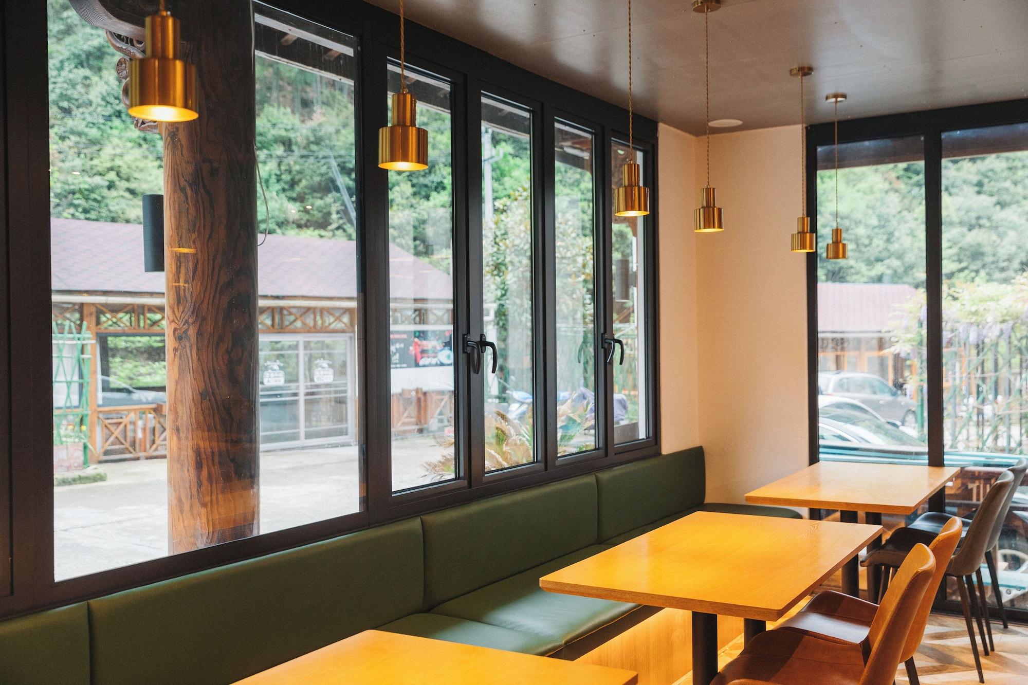 Restaurant Meilinju Hostel