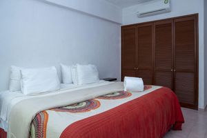 Alquiler Vacacional - Great Location, Spacious with Pool