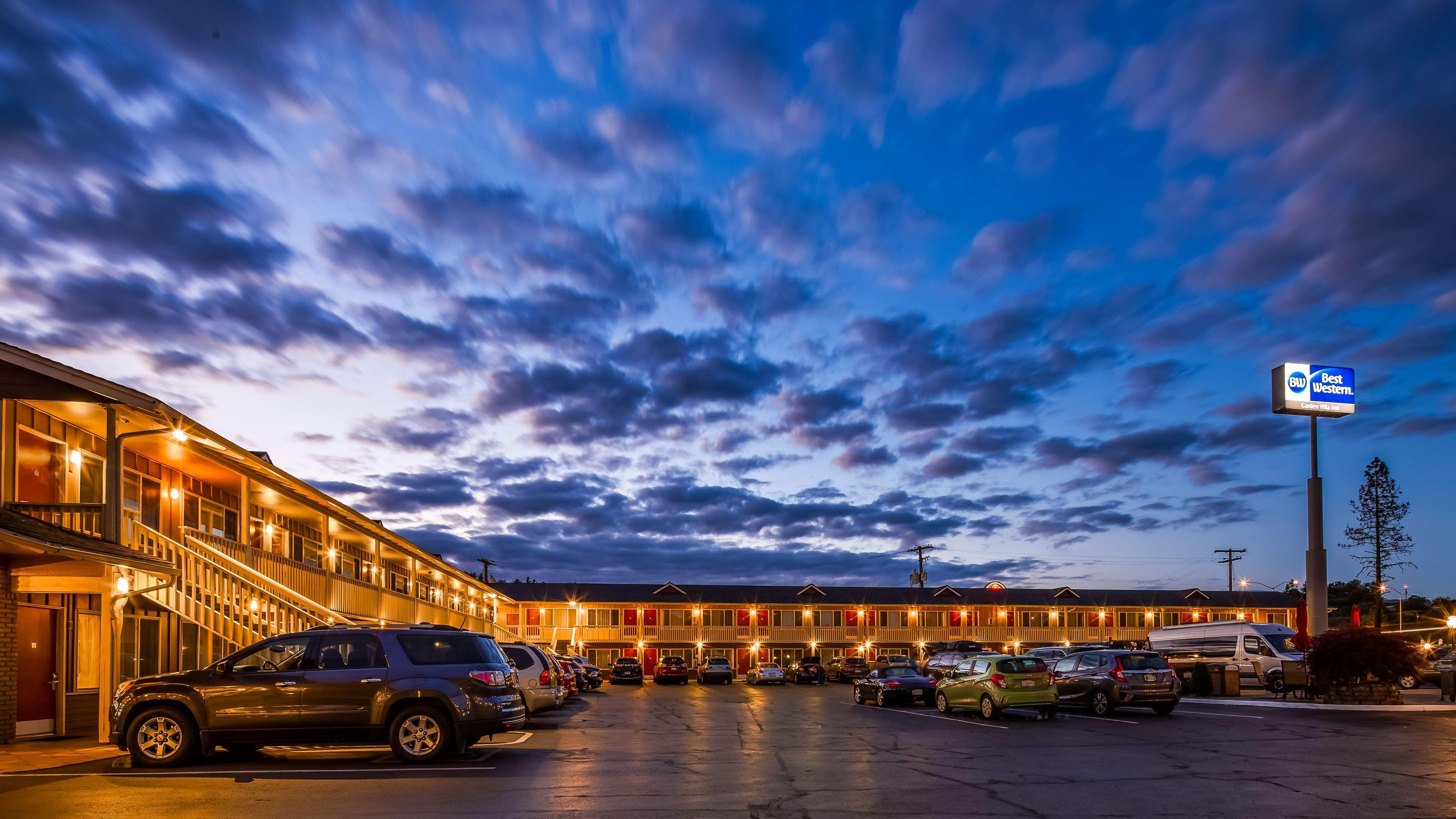 Vista Exterior Best Western Garden Villa Inn