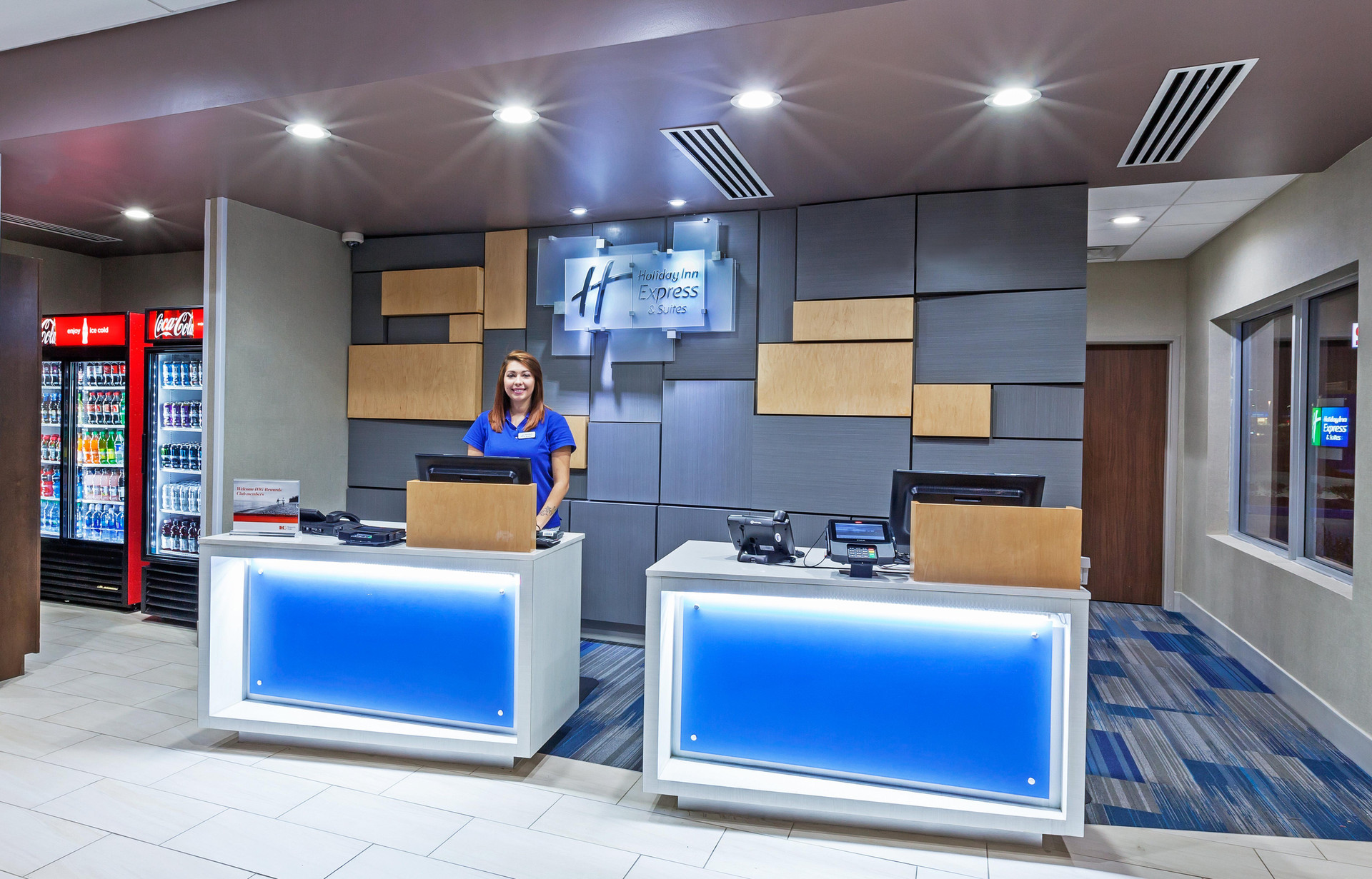 Vista Exterior Holiday Inn Express and Suites Tulsa West Sand Spr