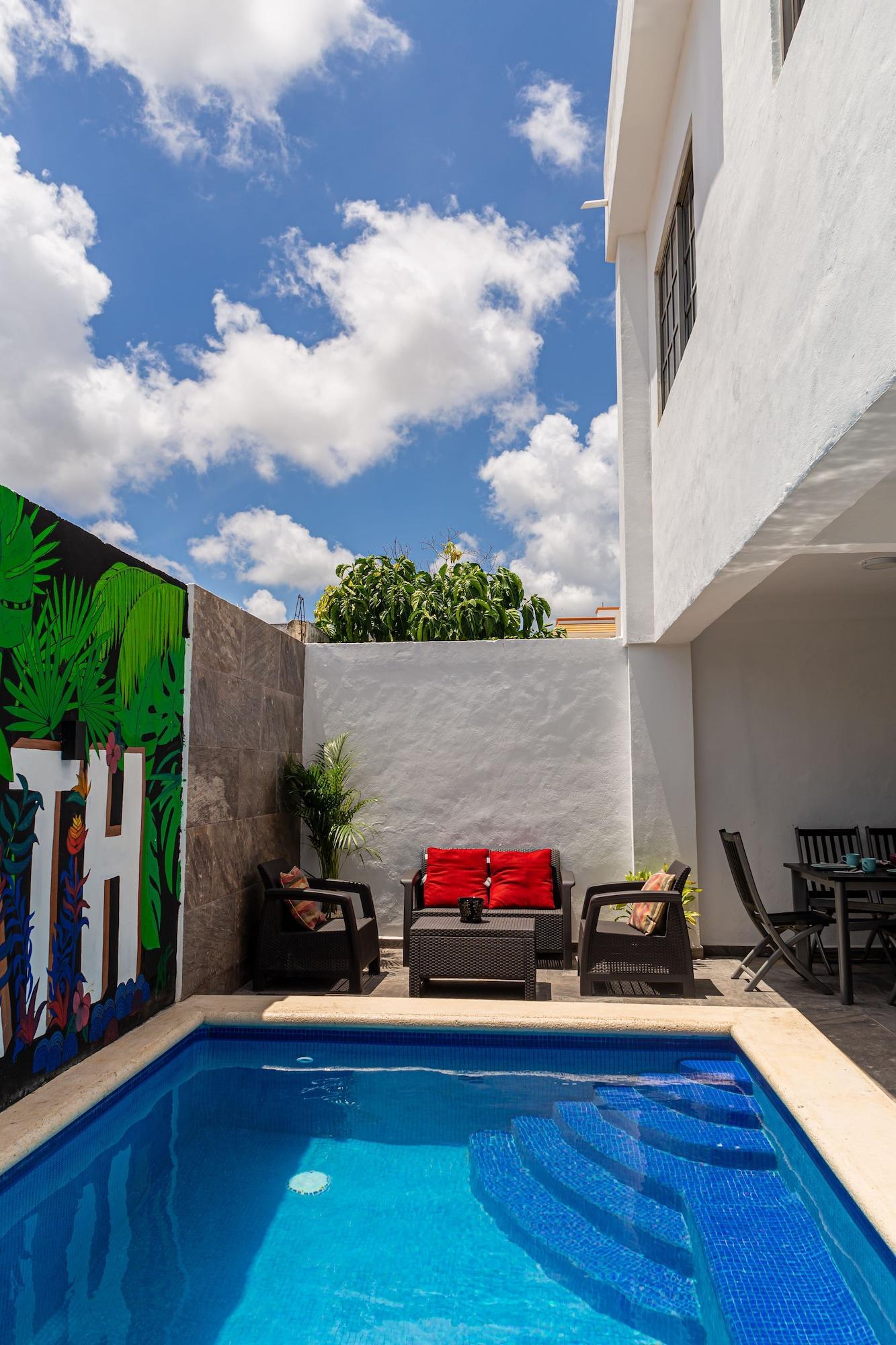 Vista Exterior Santa Fe Studios and Suites by the Spot