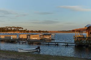 Alojamiento - Laguna Garzón LODGE