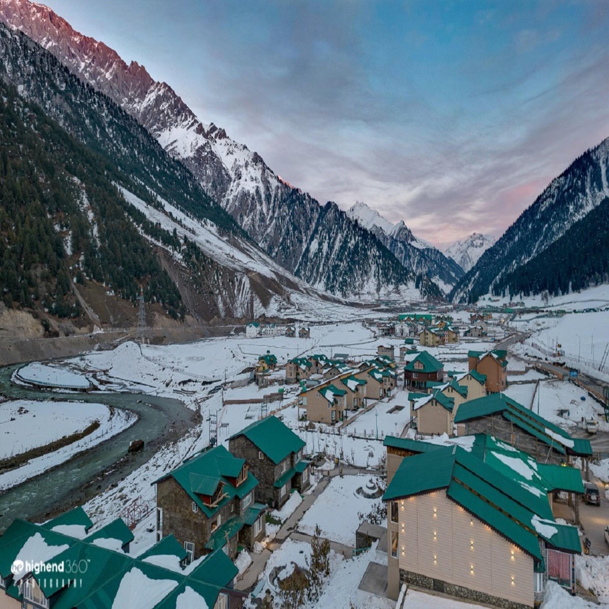 Vista Exterior Snowland Resort & Spa - Riverfront