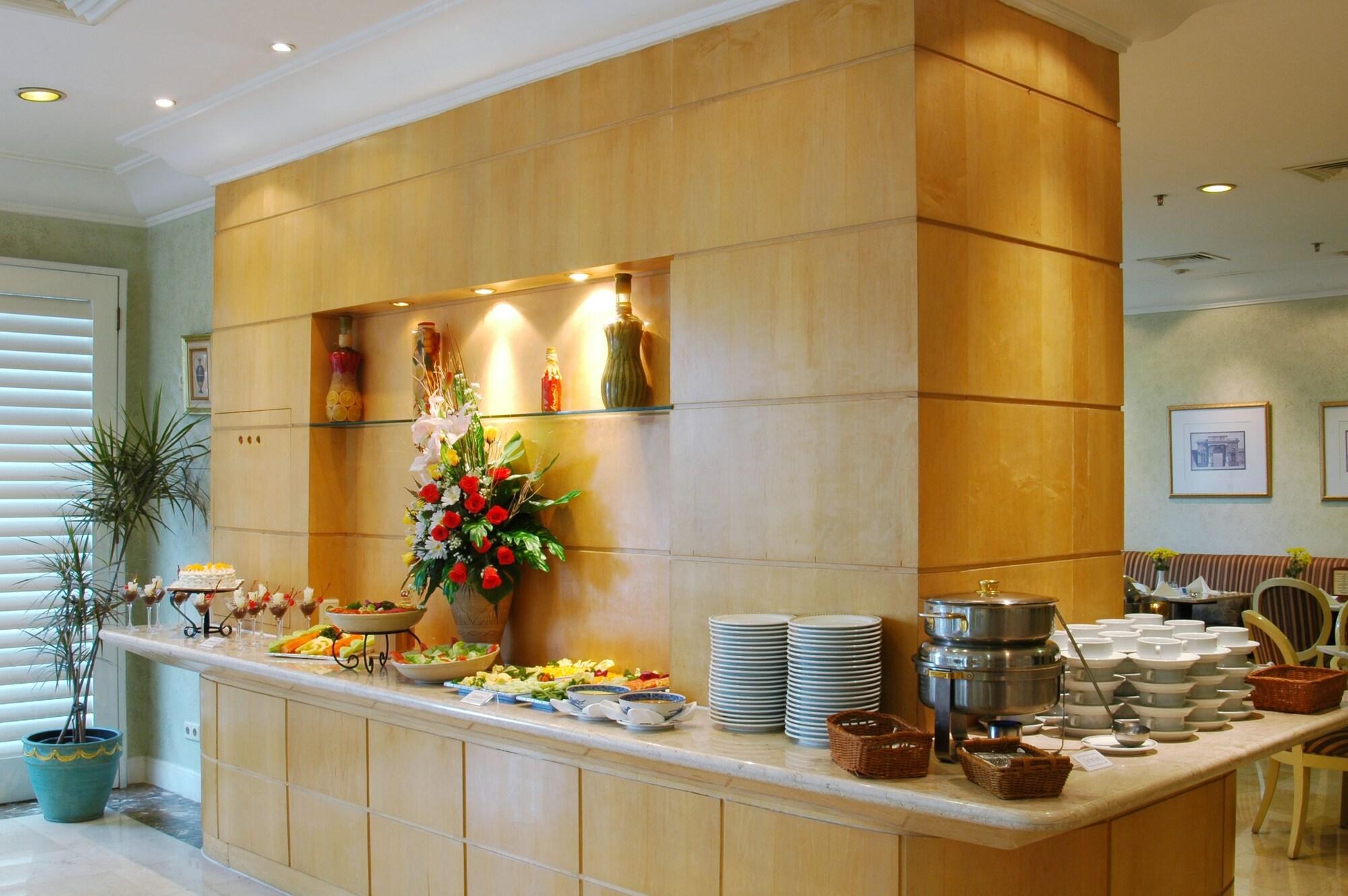 Restaurant Batavia Hotel and Serviced Apartments